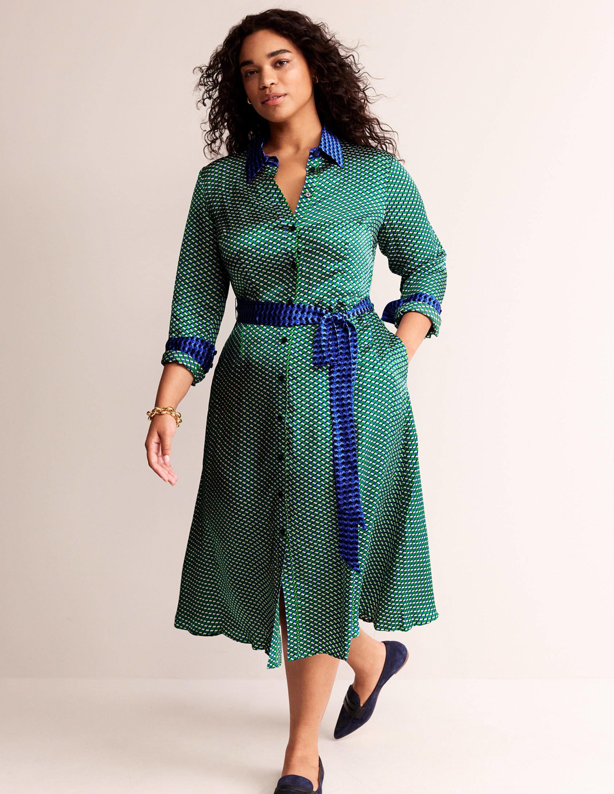 Kate Hemdblusenkleid aus Satin-Hellgrün, Geo Daze - Image 7