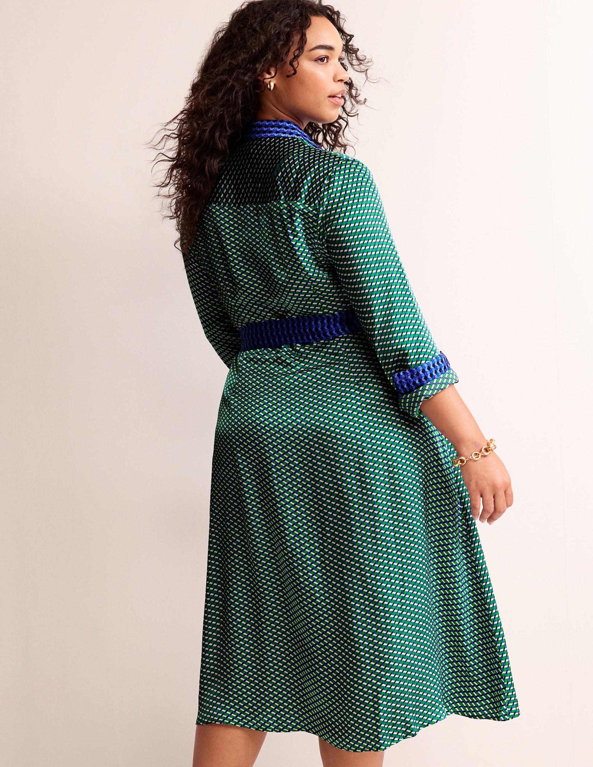Kate Hemdblusenkleid aus Satin-Hellgrün, Geo Daze-8