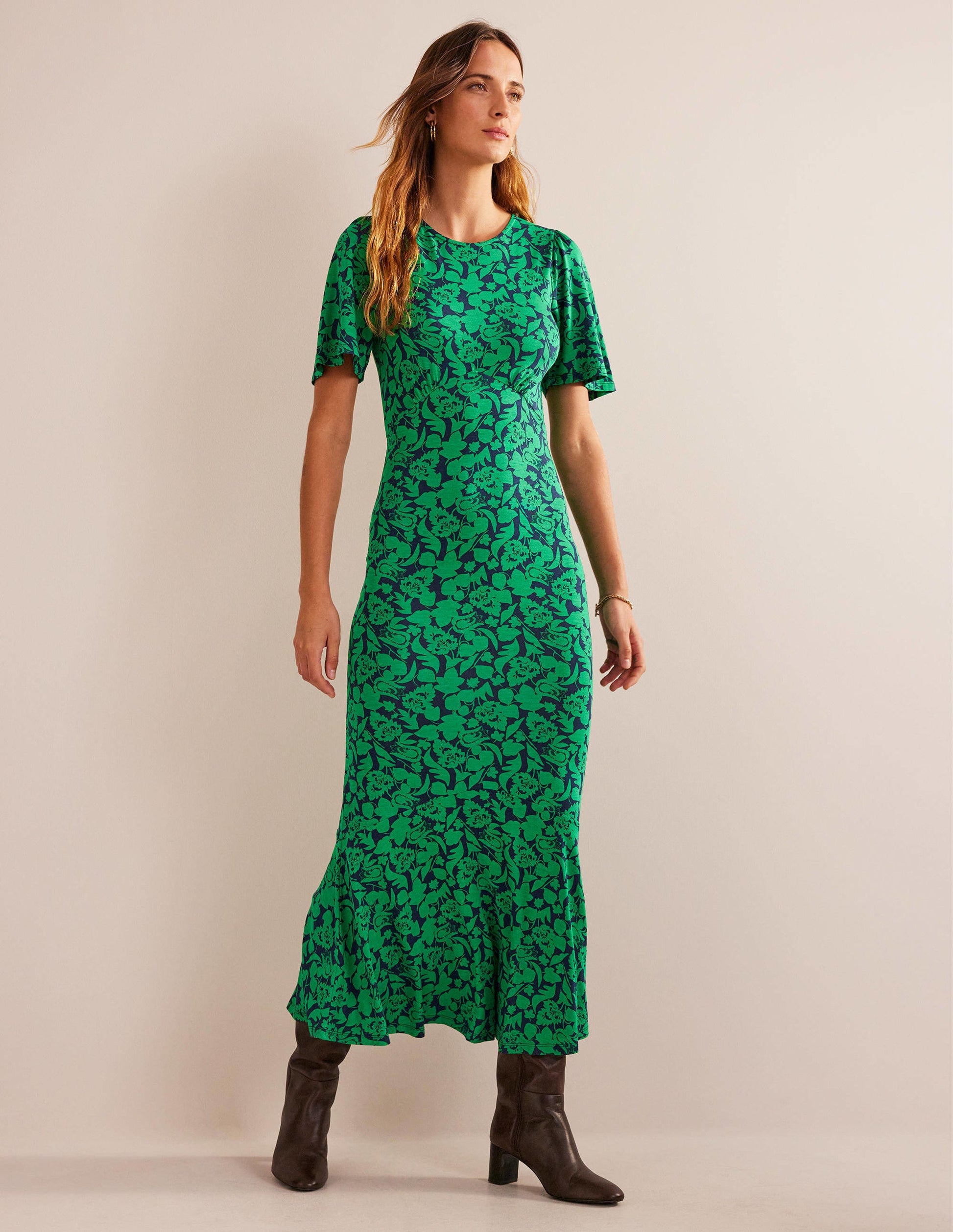 Robe style 40s à taille empire et dos torsadé-Vert prairie, motif Tulip Bloom-1