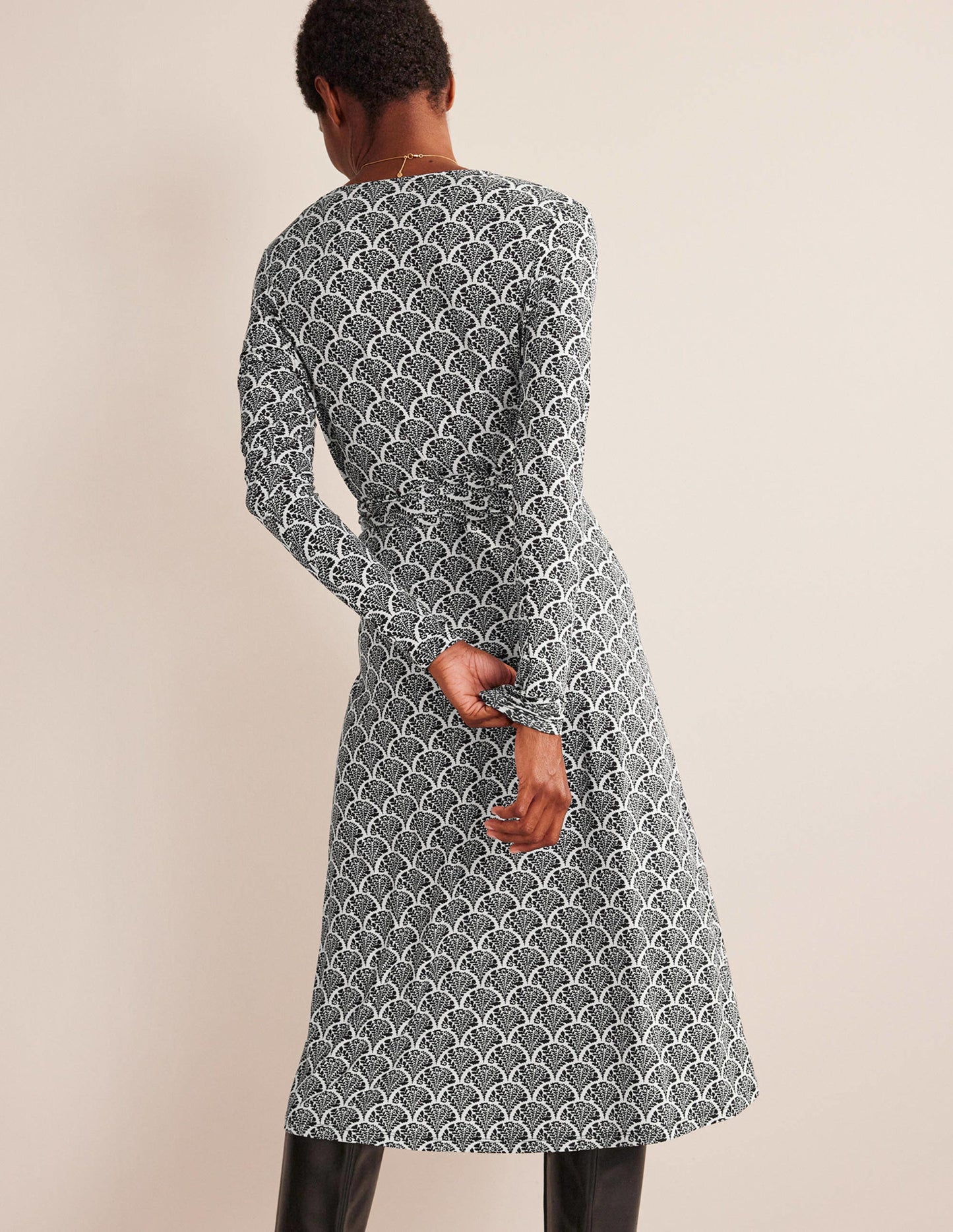 Nina Jersey-Midikleid-Schwarz, Blütenmuster