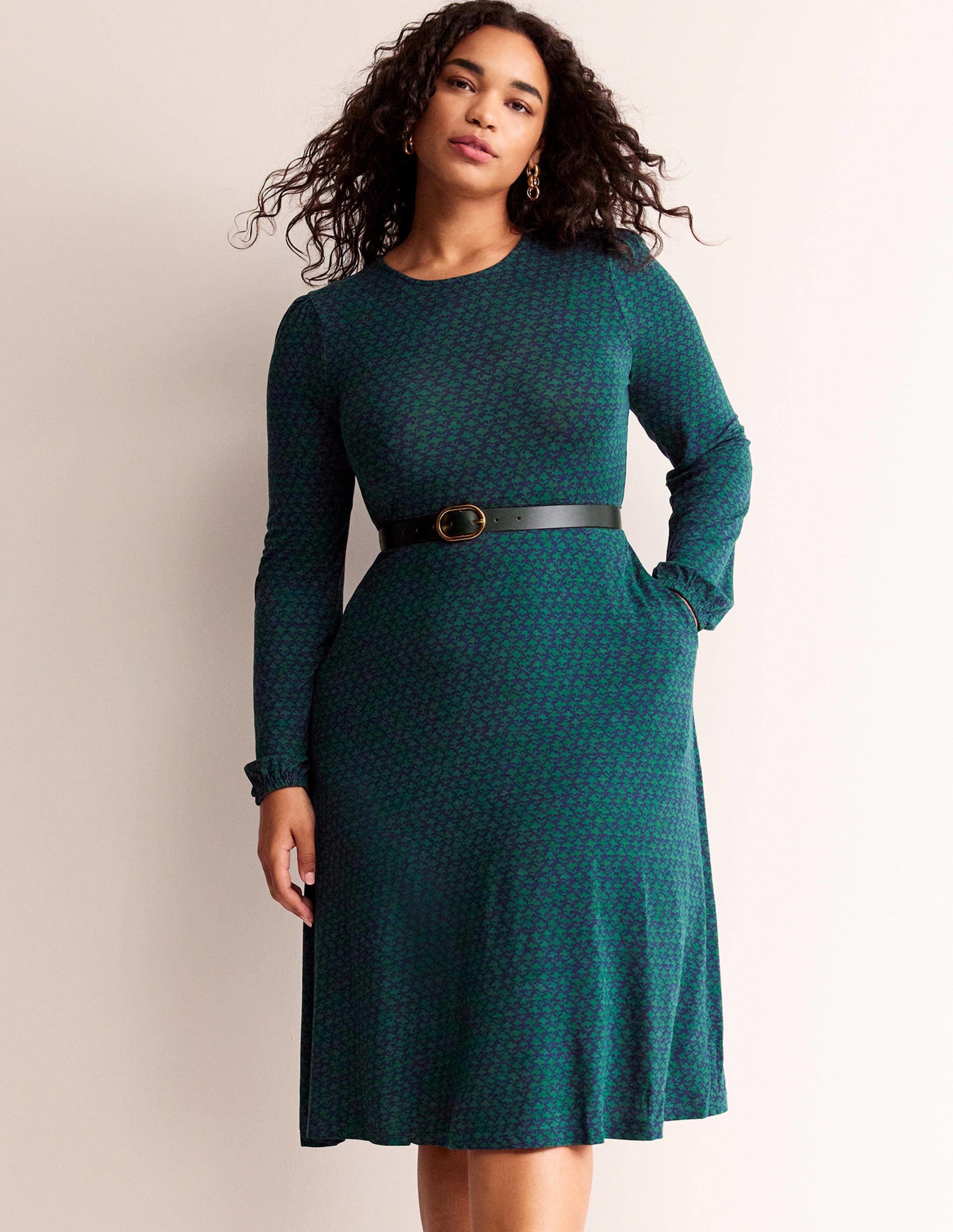 Camille Midikleid aus Jersey-Dunkles Smaragdgrün, Lilienzweig-5