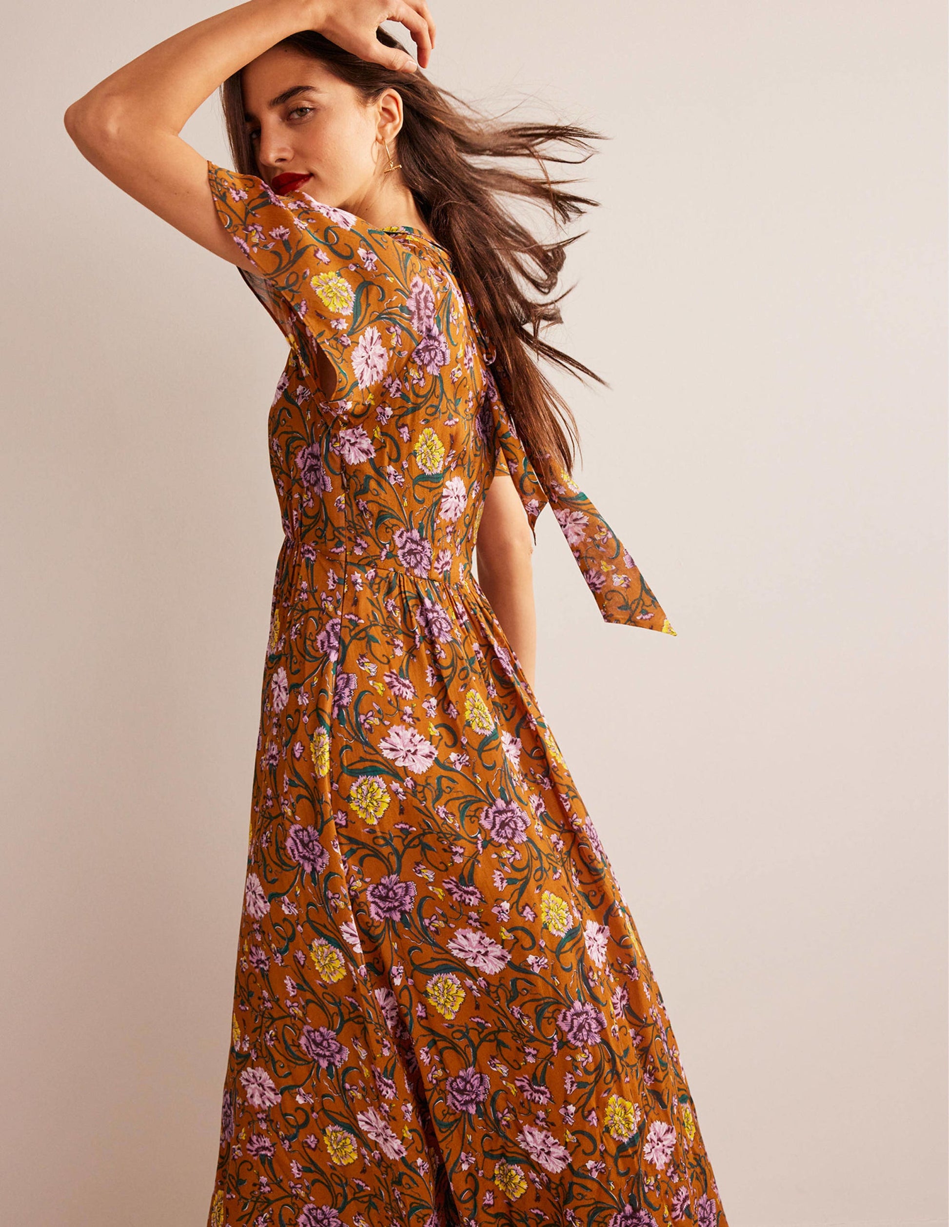 Robe midi froncée & nouée dans le dos-Citrouille, motif Freesia-5