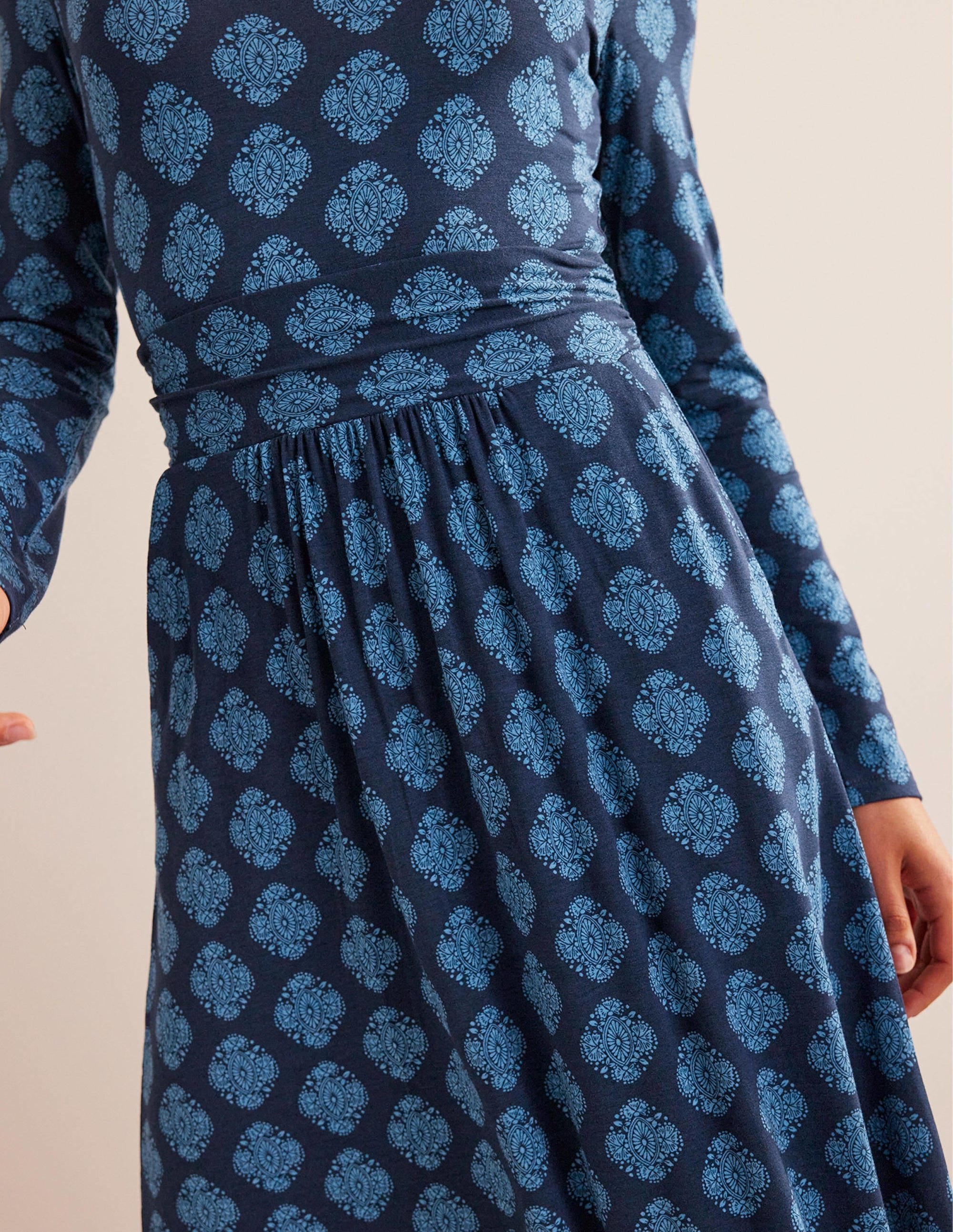 Abigail Jerseykleid-Französisches Marineblau, Mosaik - Image 2