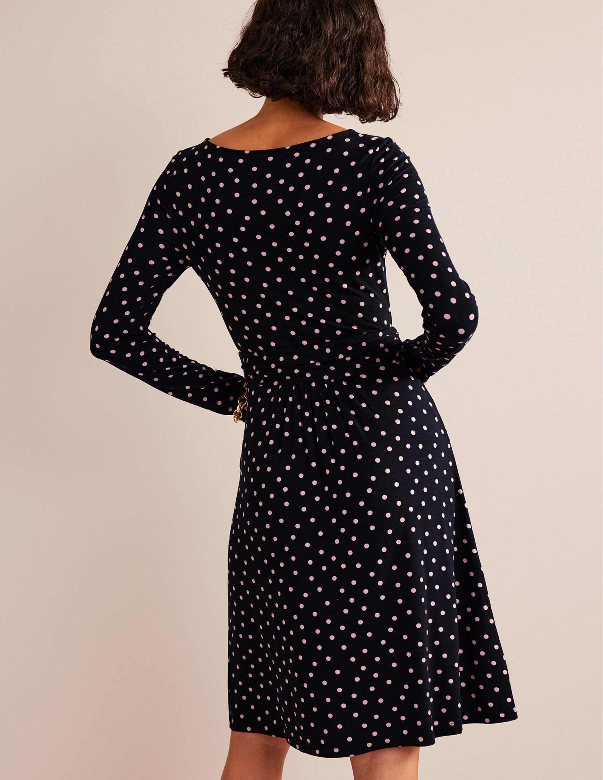 Abigail Jerseykleid-Schwarz und Milchshake, Gepunktet - Image 3