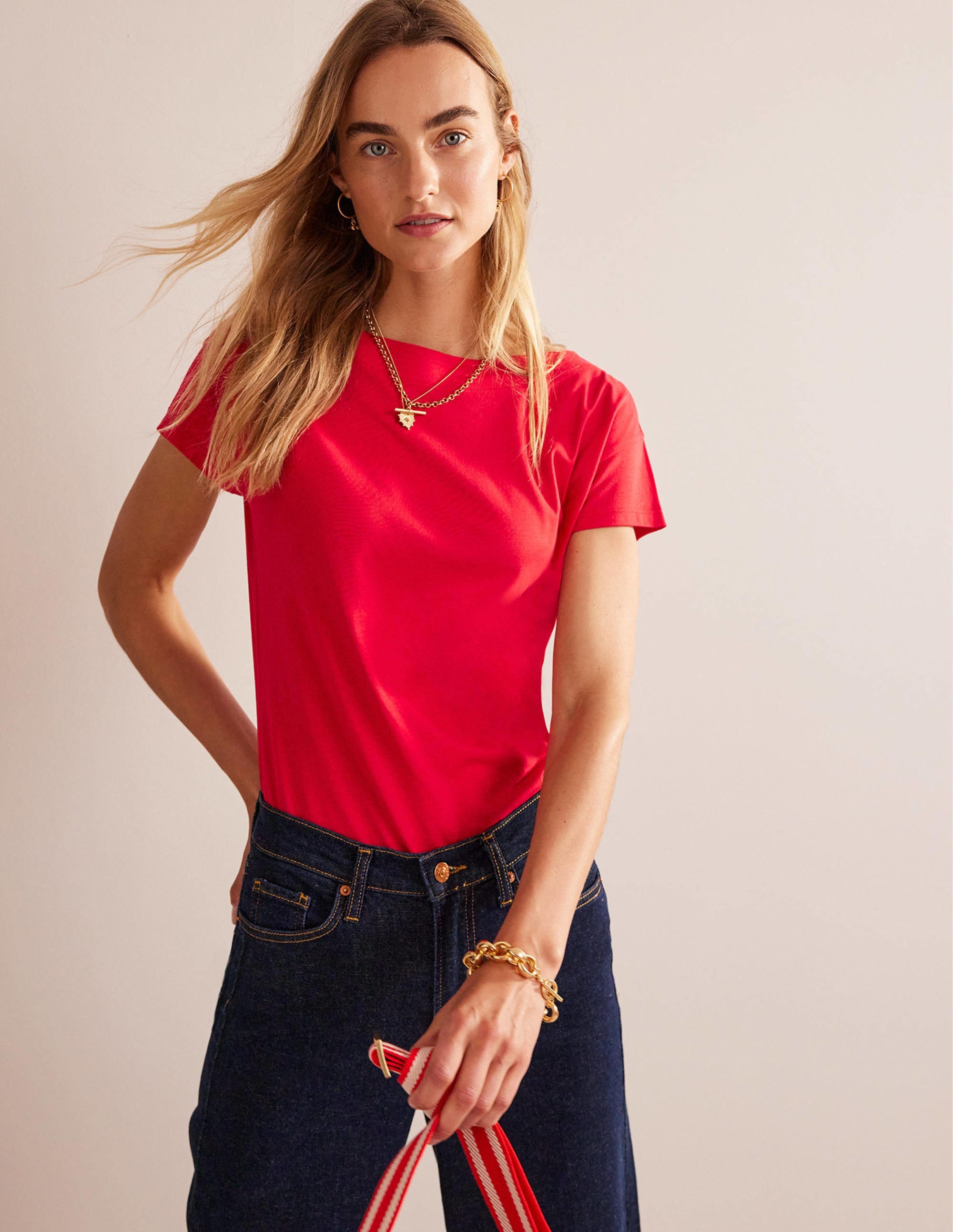 Superweiches T-Shirt mit U-Boot-Ausschnitt-Salsa - Image 4