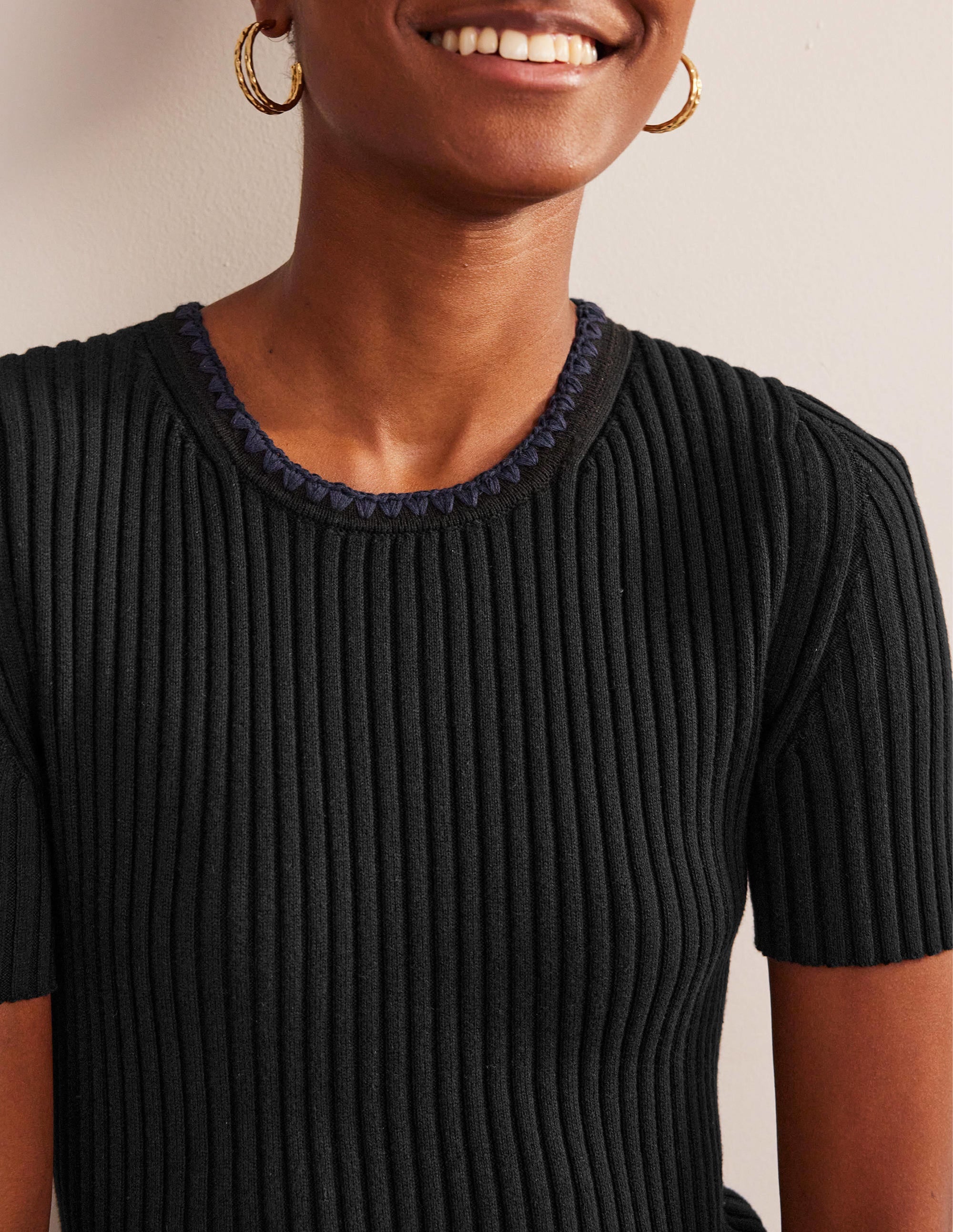 T-shirt en maille à détails crochetés-Noir - Image 2