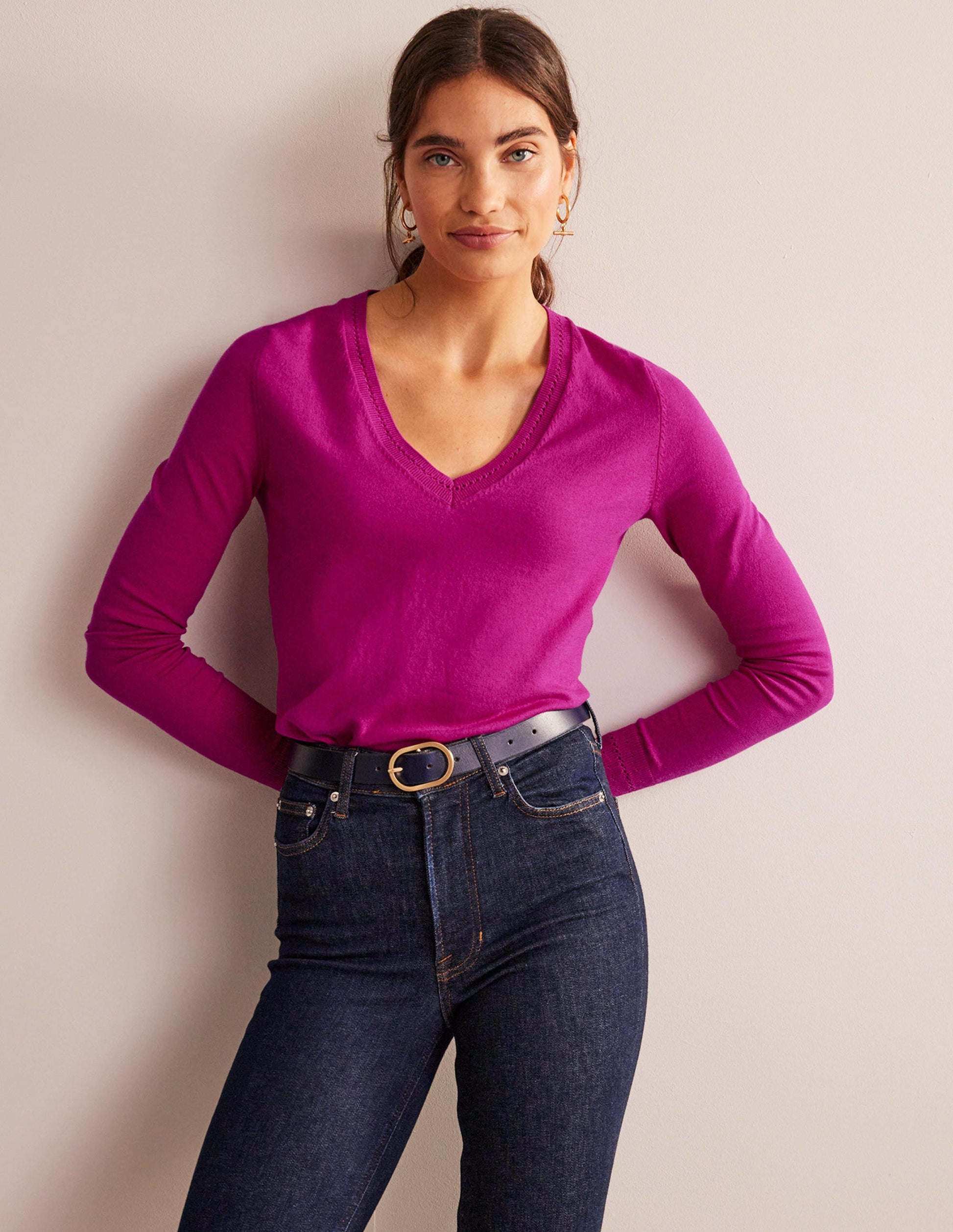 Catriona Pullover aus Baumwolle mit V-Ausschnitt-Festival-Fuchsia-1