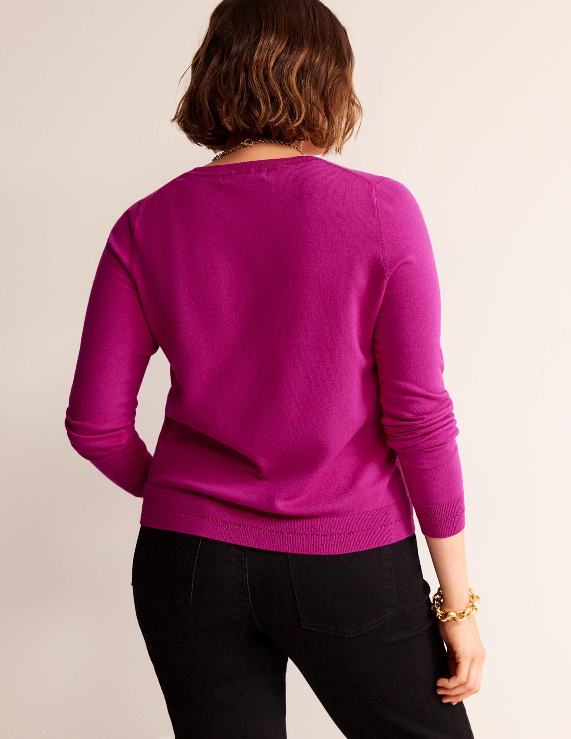 Catriona Pullover aus Baumwolle mit V-Ausschnitt-Festival-Fuchsia - Image 5