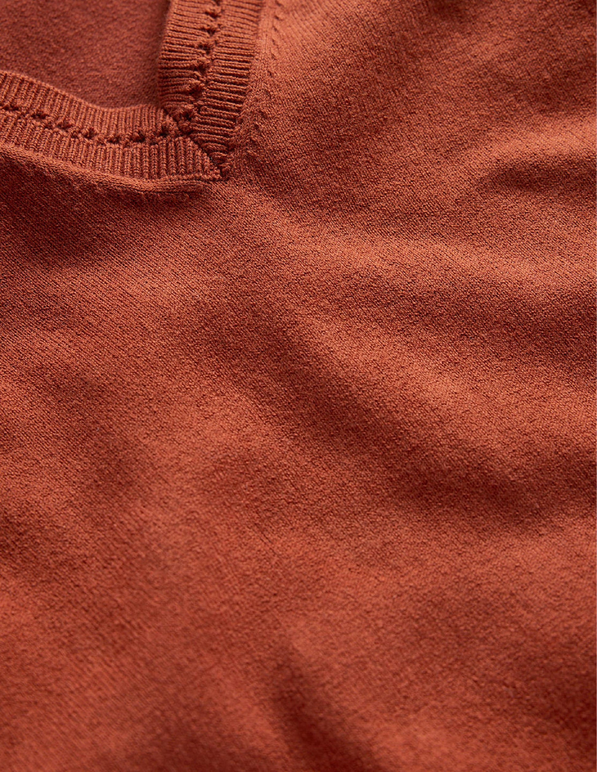 Catriona Pullover aus Baumwolle mit V-Ausschnitt-Kastanienbraun-6