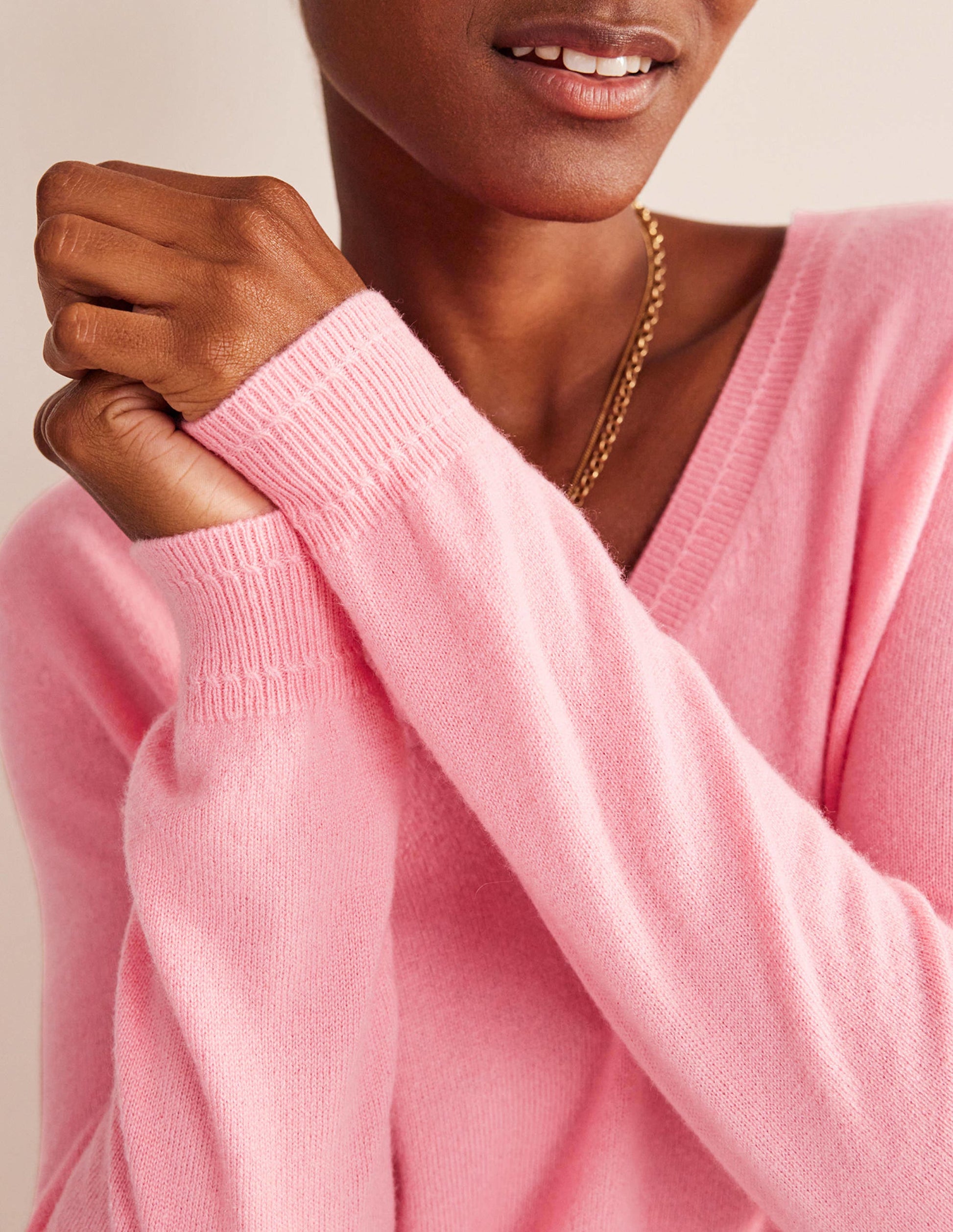 Eva Kaschmirpullover mit V-Ausschnitt-Azalee-2