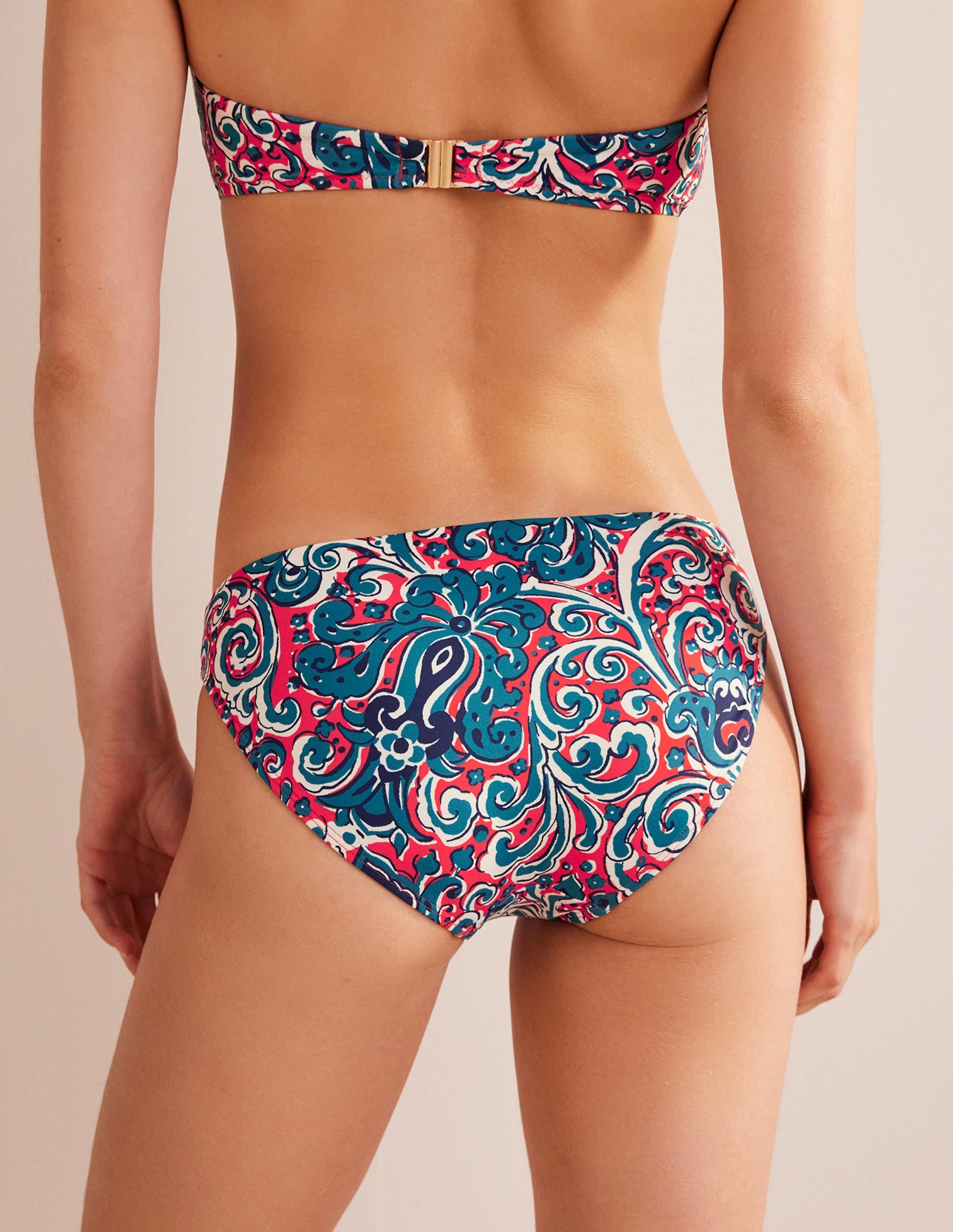 Klassische Bikinihose-Dahlienrot, Botanische Terrasse - Image 3