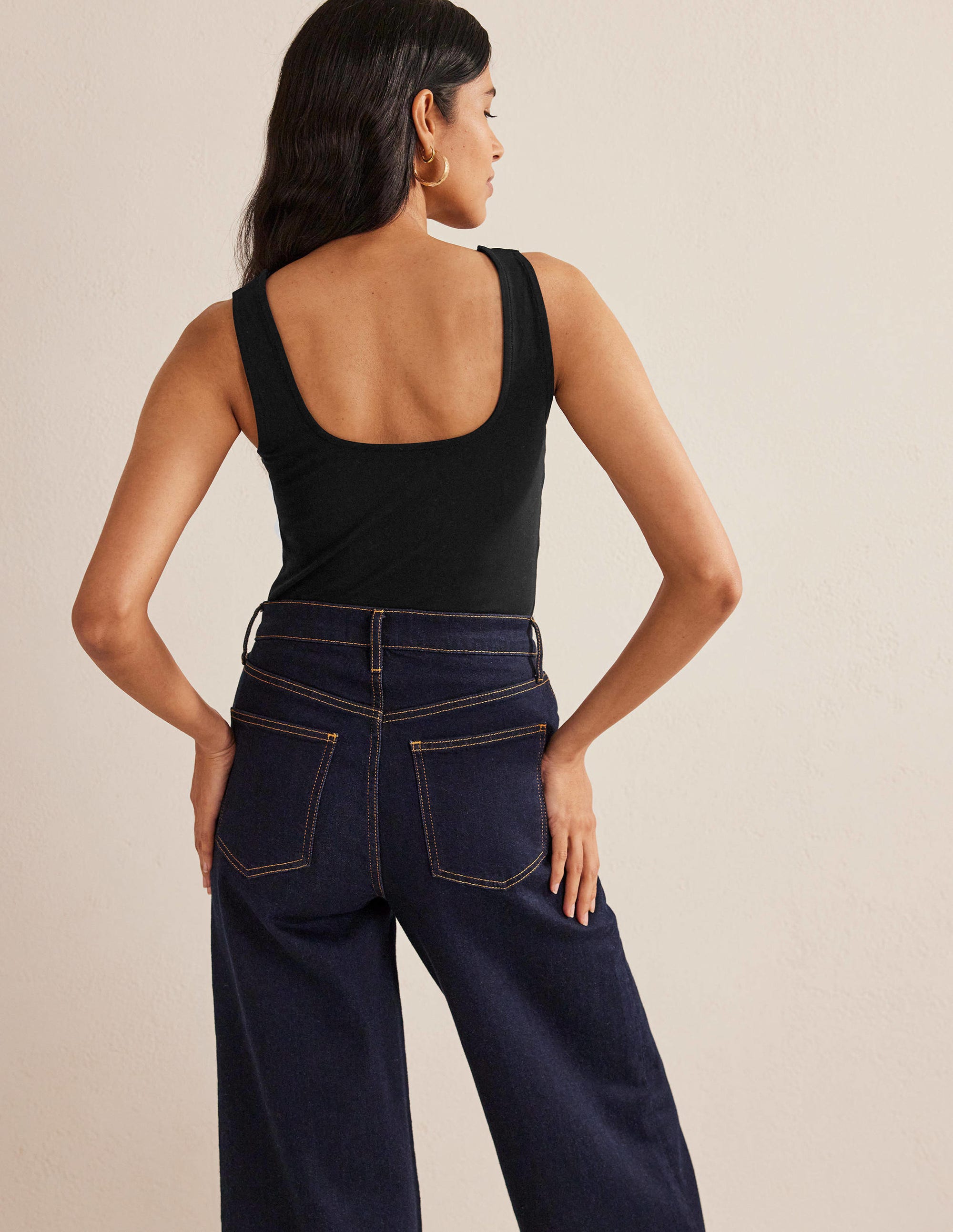 Doppellagiges Tanktop mit eckigem Ausschnitt-Schwarz - Image 3