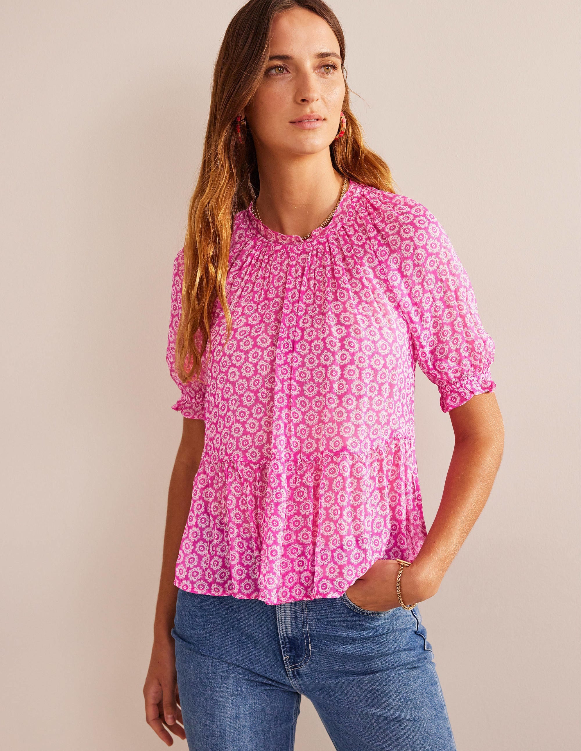 Top froncé en georgette scintillante-Rose phlox, motif Sunrise Pop - Image 4