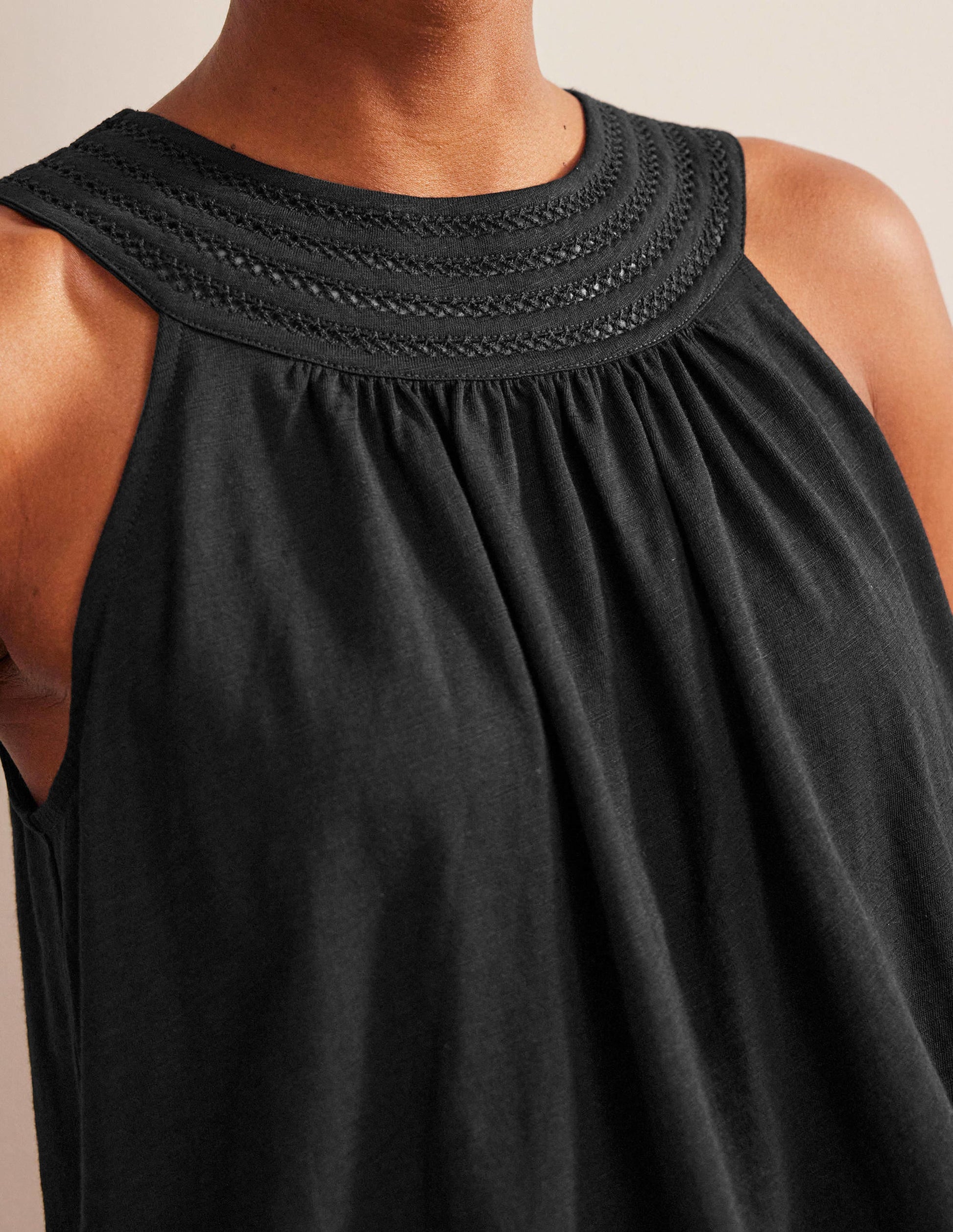 Trim Neck Jersey Swing Top-Black-2