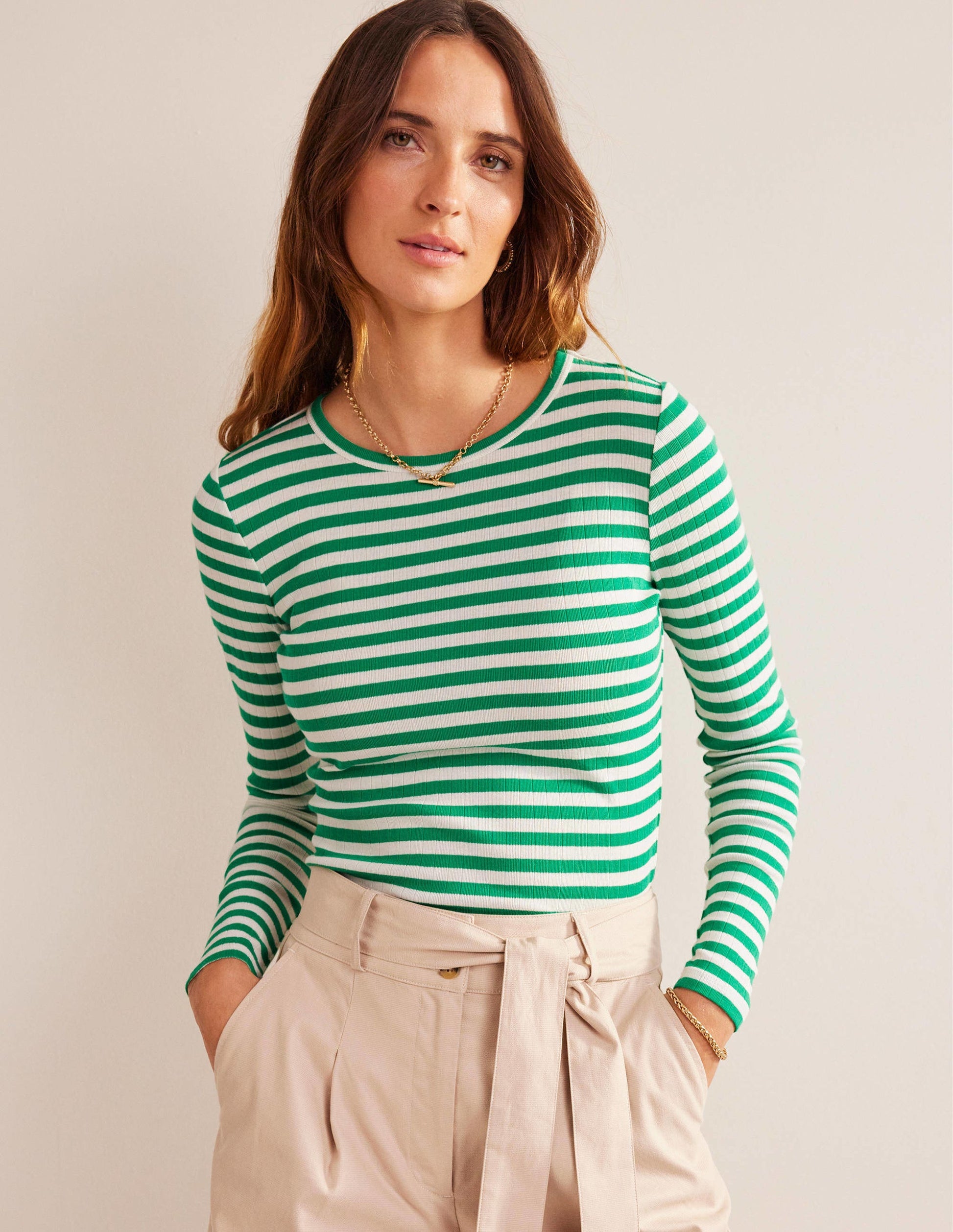 Alice T-Shirt mit Rippstruktur-Wiesengrün, Naturweiß Gestreift-1