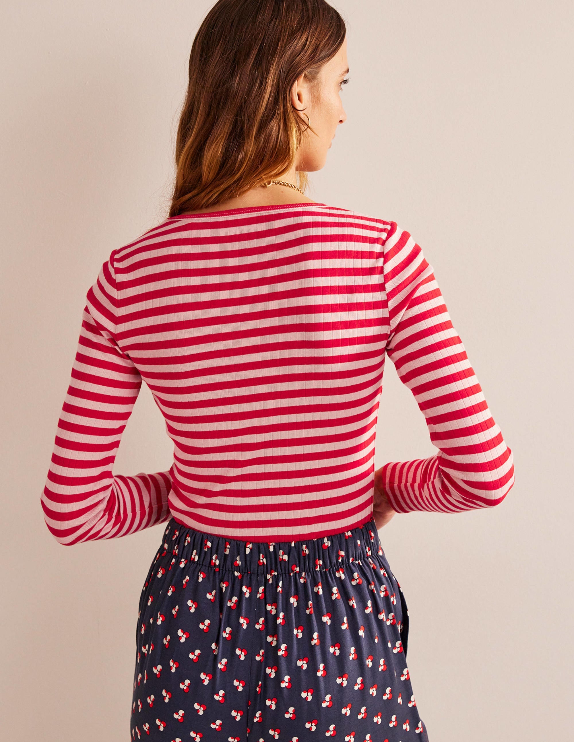 Alice T-Shirt mit Rippstruktur-Pfirsichhaut, Pepperoni Gestreift - Image 3