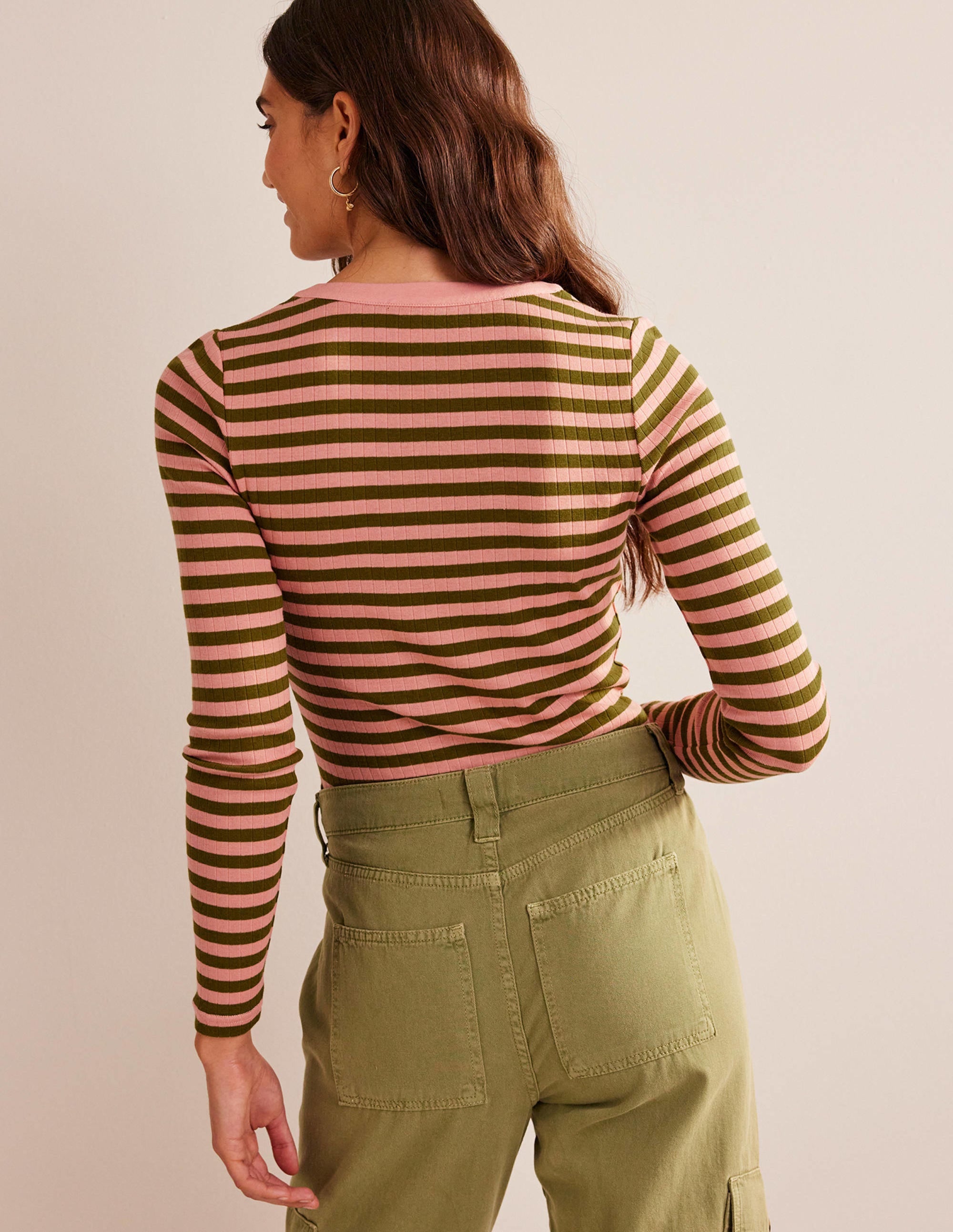 T-shirt Anna côtelé à col tunisien-Fard rosé, vert olive - Image 3
