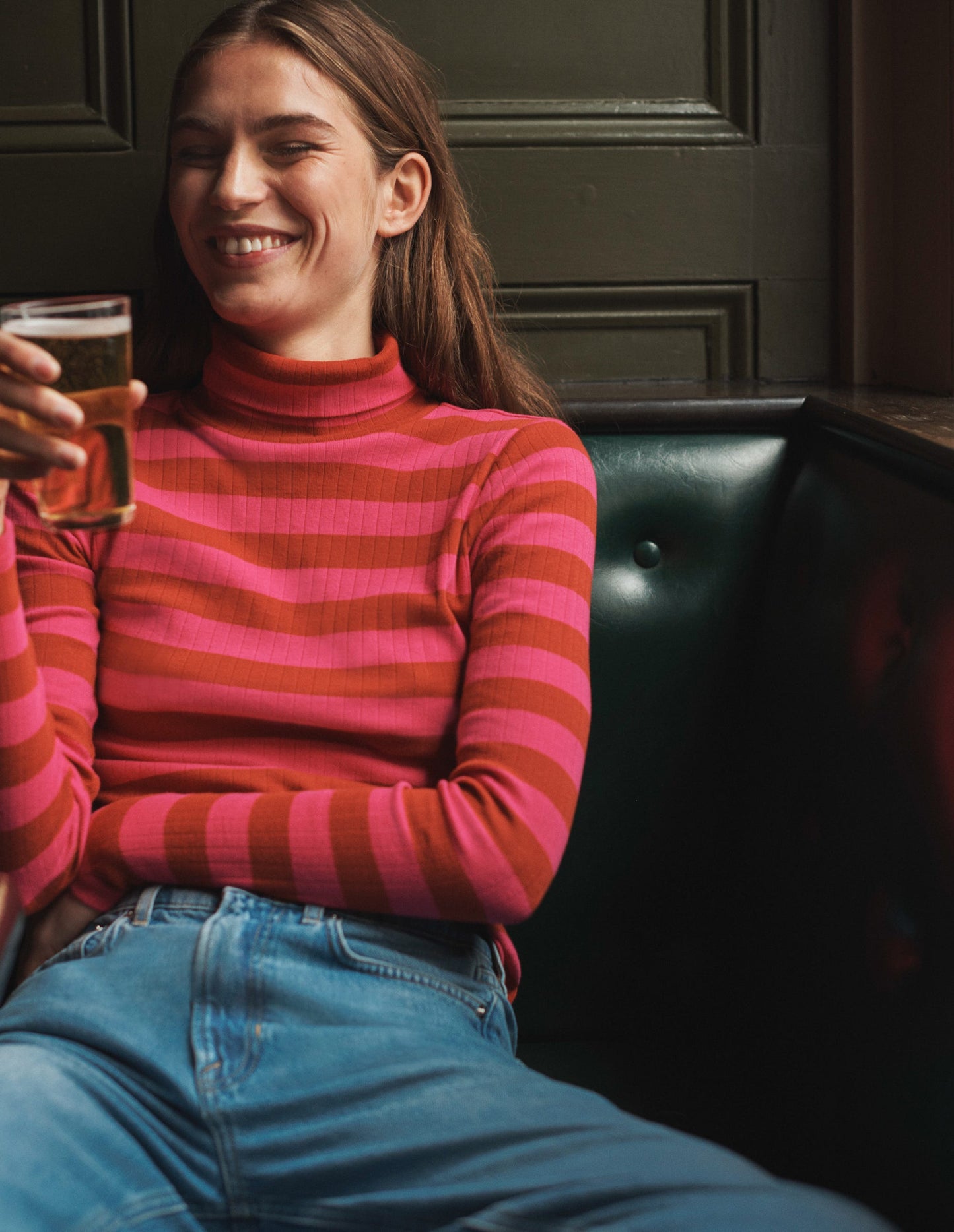 Anna Oberteil aus Rippstrick mit Rollkragen-Helles Rost, leuchtendes Pink