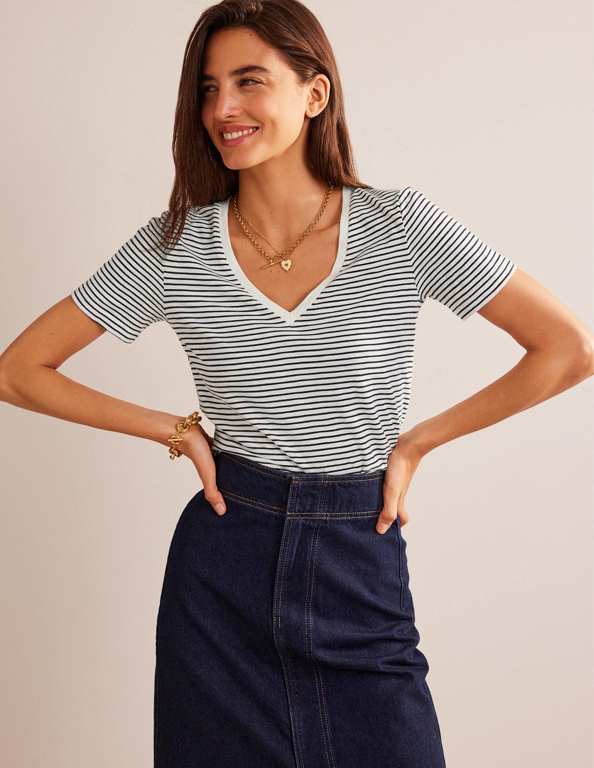 Regular V-Neck Slub T-shirt-Ivory, Navy-1