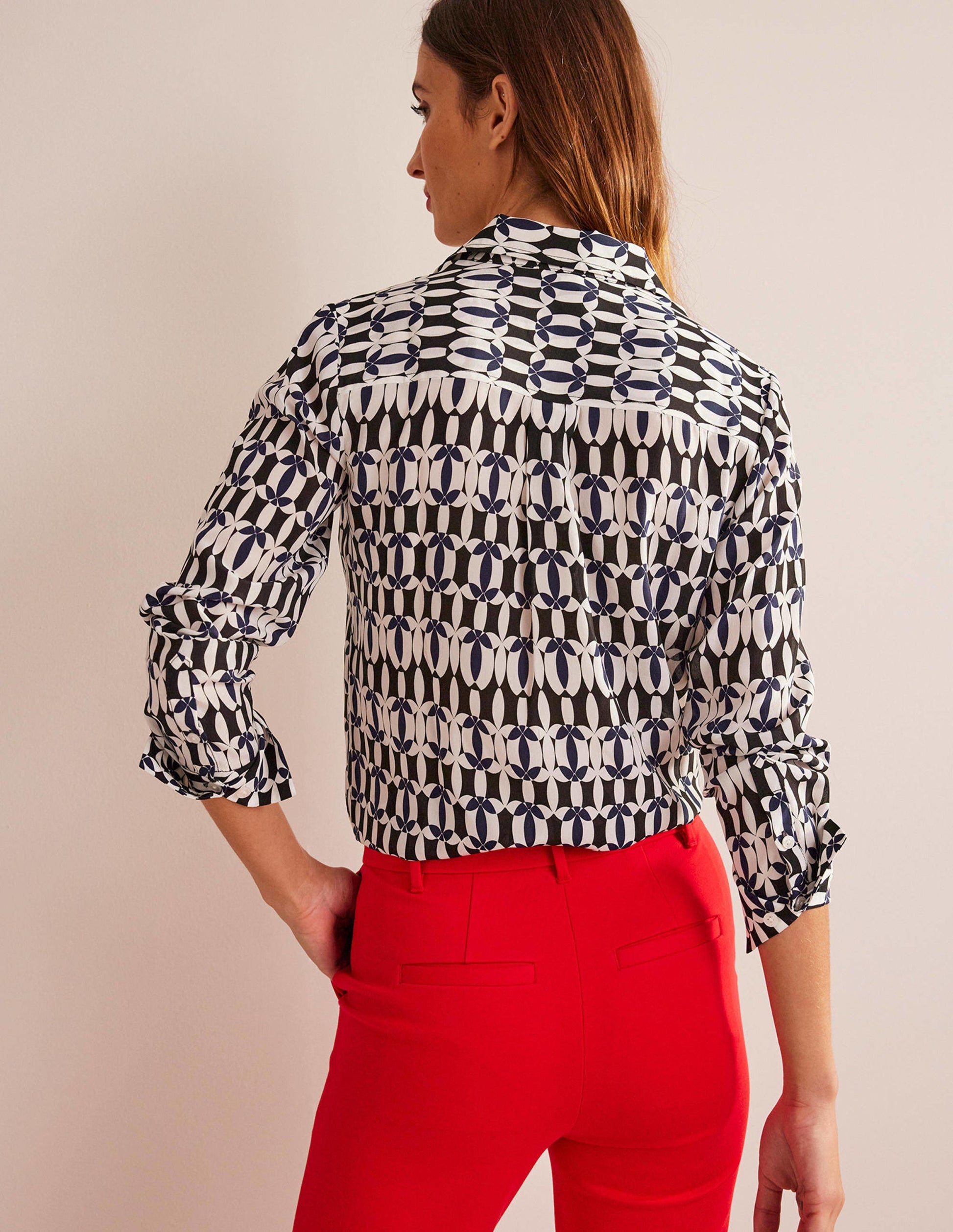 Sienna Seidenhemd-Schwarz, Geometrische Formen-3