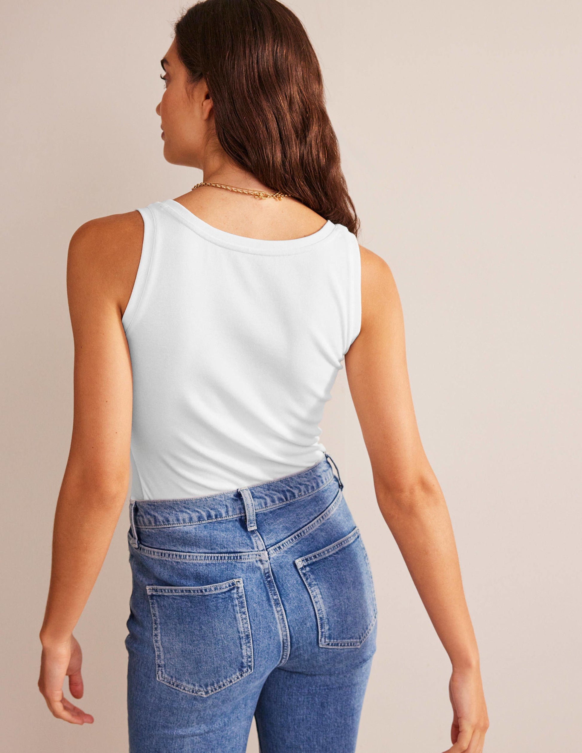 Essential Scoop-Neck Vest-White-3