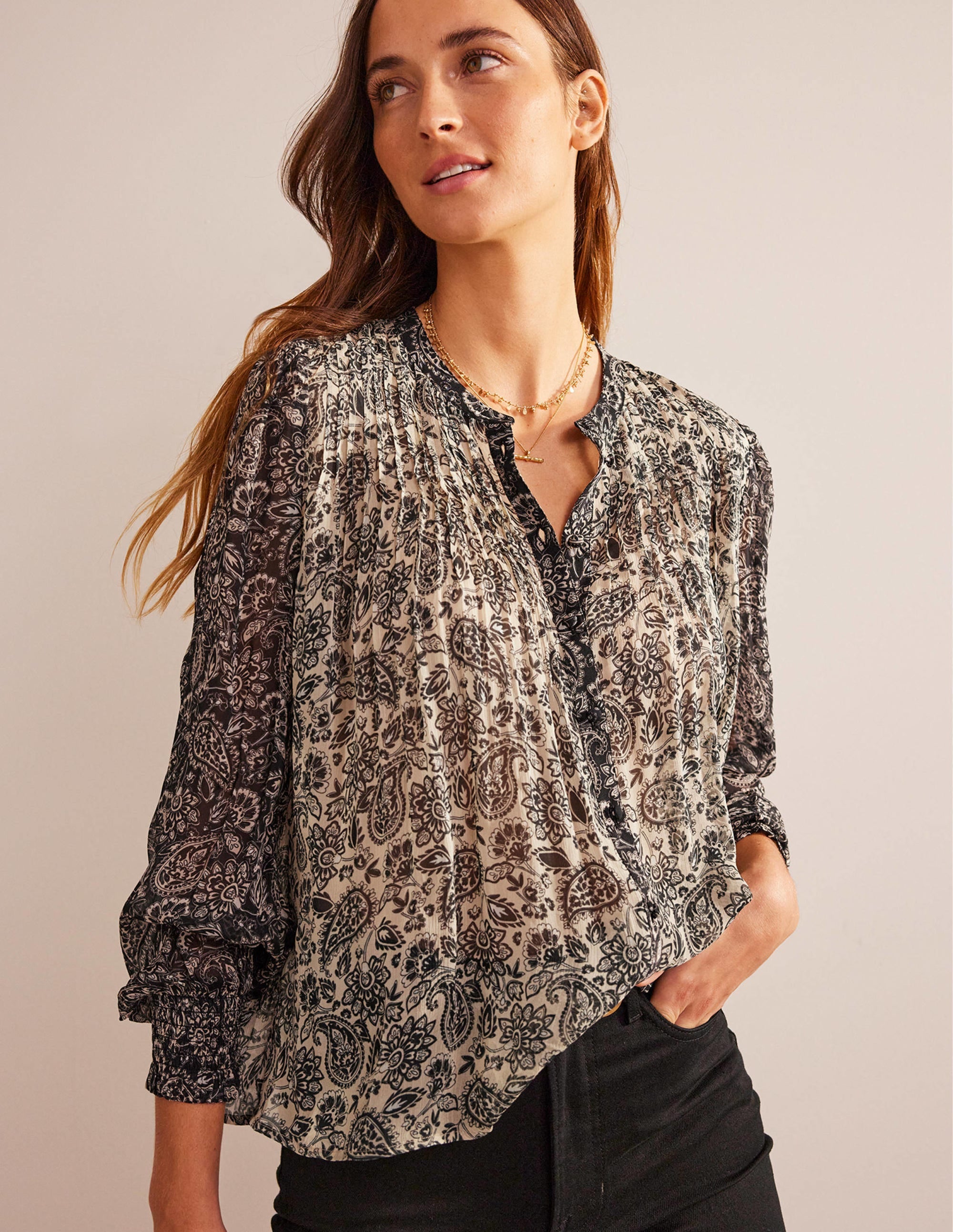 Blouse Isla recyclée à nervures-Noir, motif cachemire - Image 1