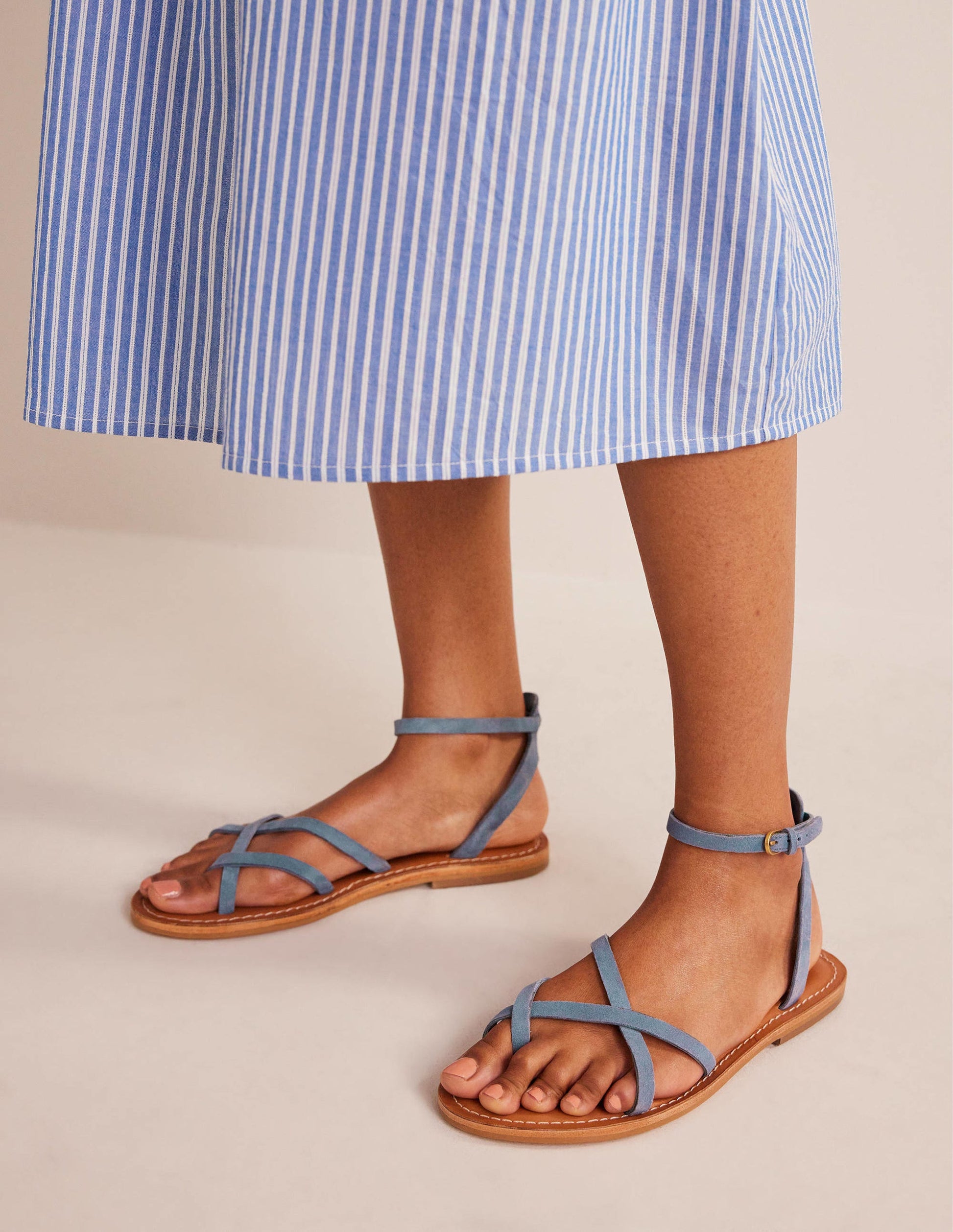 Sandales plates simples-Daim bleu caporal-1