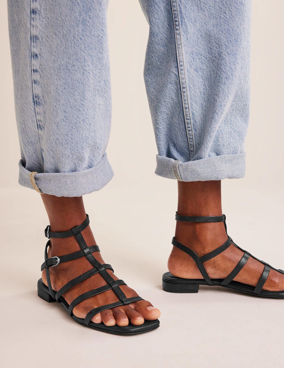 Gladiatorensandalen aus Leder-Schwarz-1