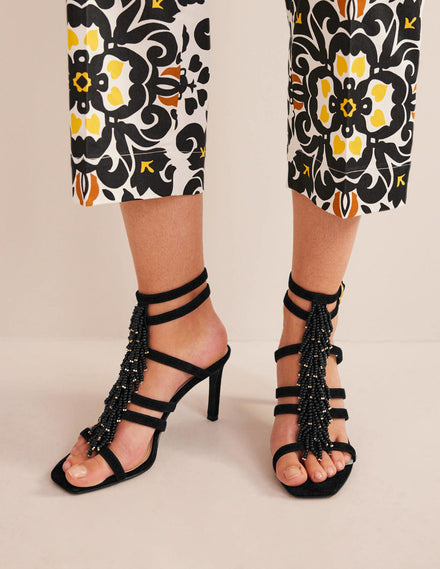 Absatzsandalen mit Perlen-Schwarz