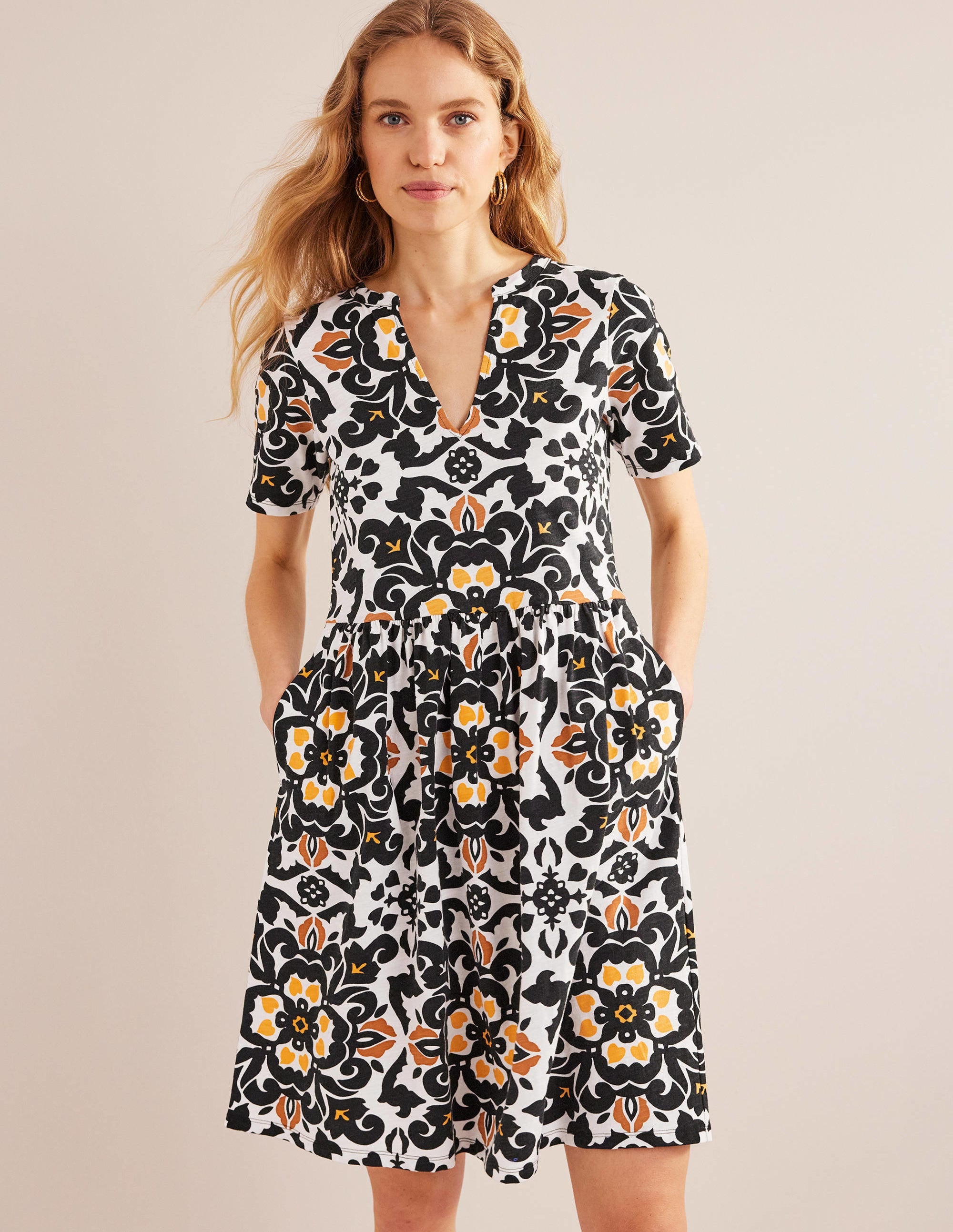 Robe simple à col cranté en jersey-Noir, motif Opulent Pome - Image 4