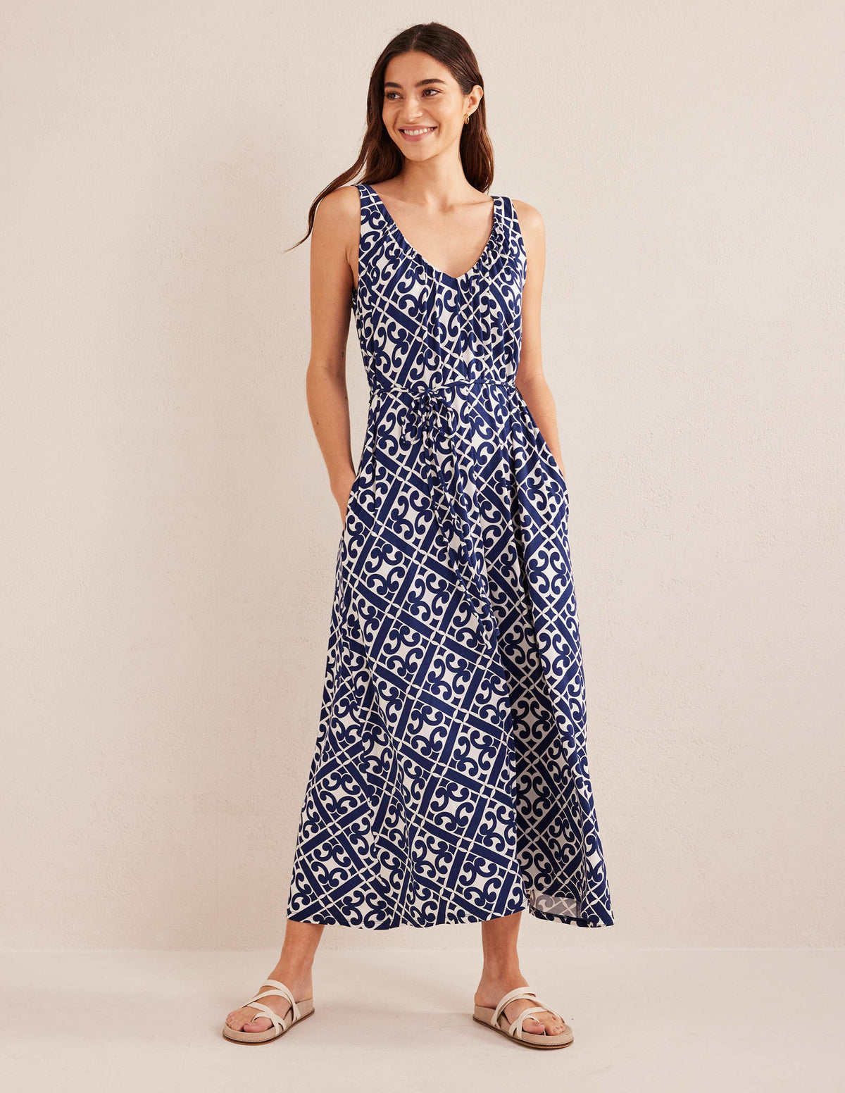 Jersey-Maxikleid mit V-Ausschnitt-Berliner Blau, Geometrisches Muster - Image 1