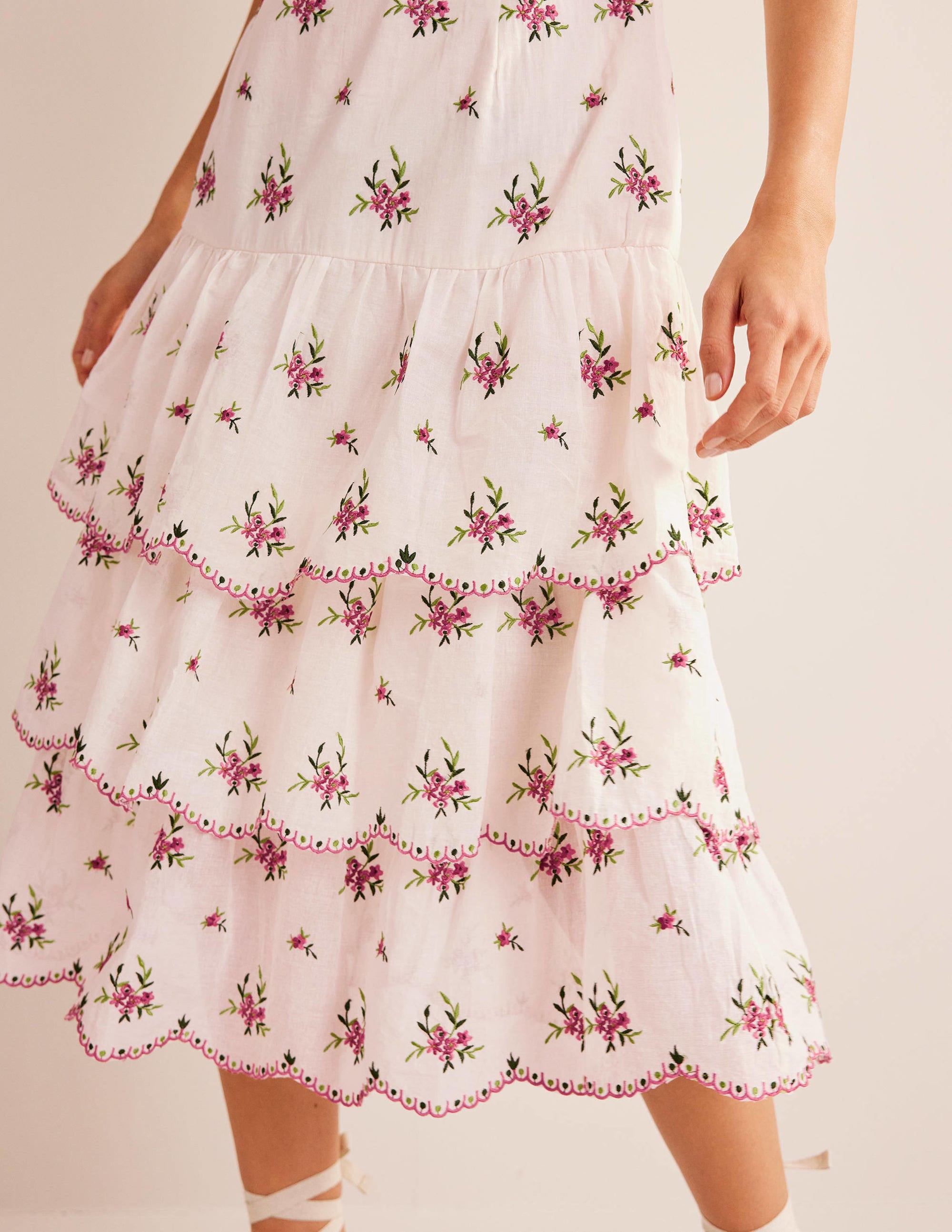 Robe midi brodée à volants-Ivoire - Image 4