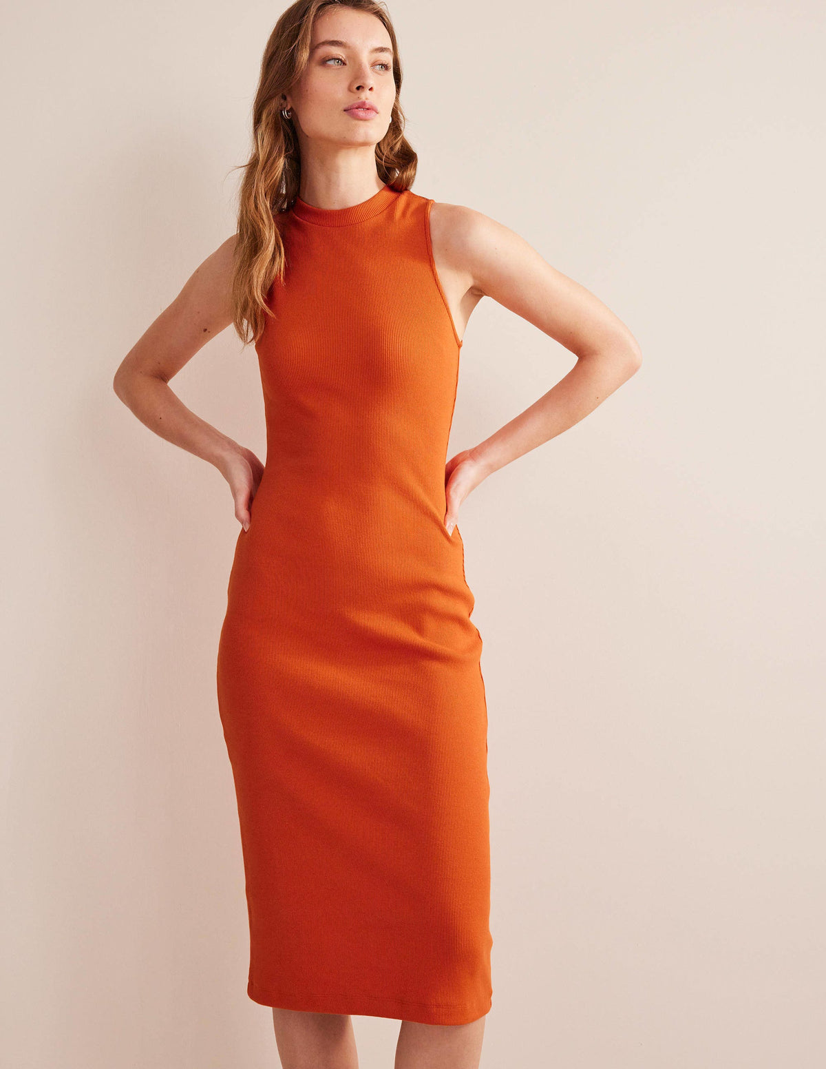 Rippstrick-Midikleid aus Jersey mit Racer-Ausschnitt-Kumquatorange - Image 1