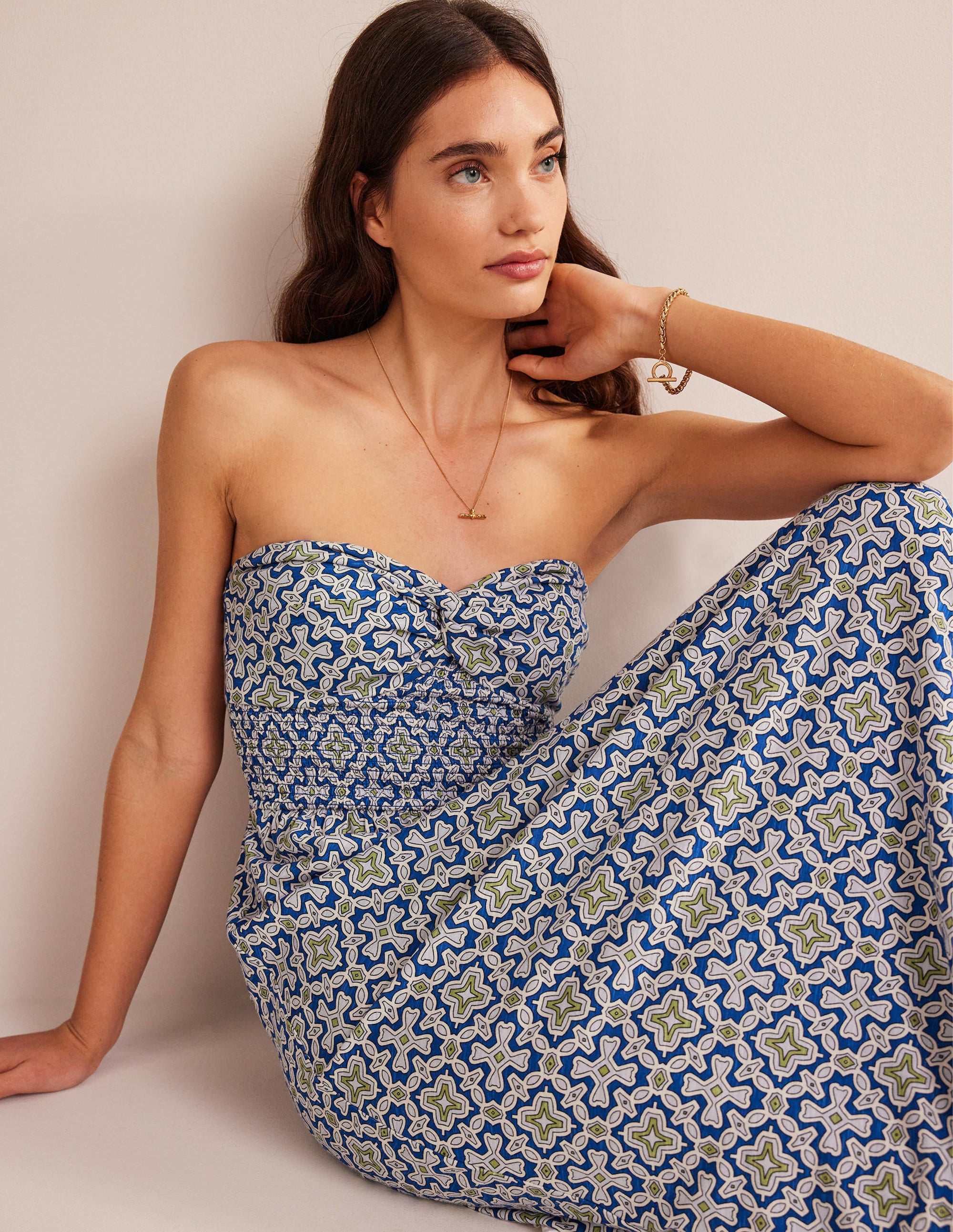 Robe midi torsadée sur le devant en jersey-Bleu héron, motif Flora Tile - Image 2