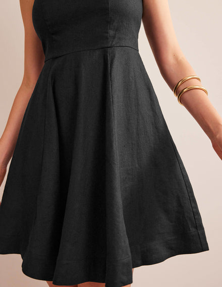 Ausgestelltes Minikleid aus Leinen-Schwarz