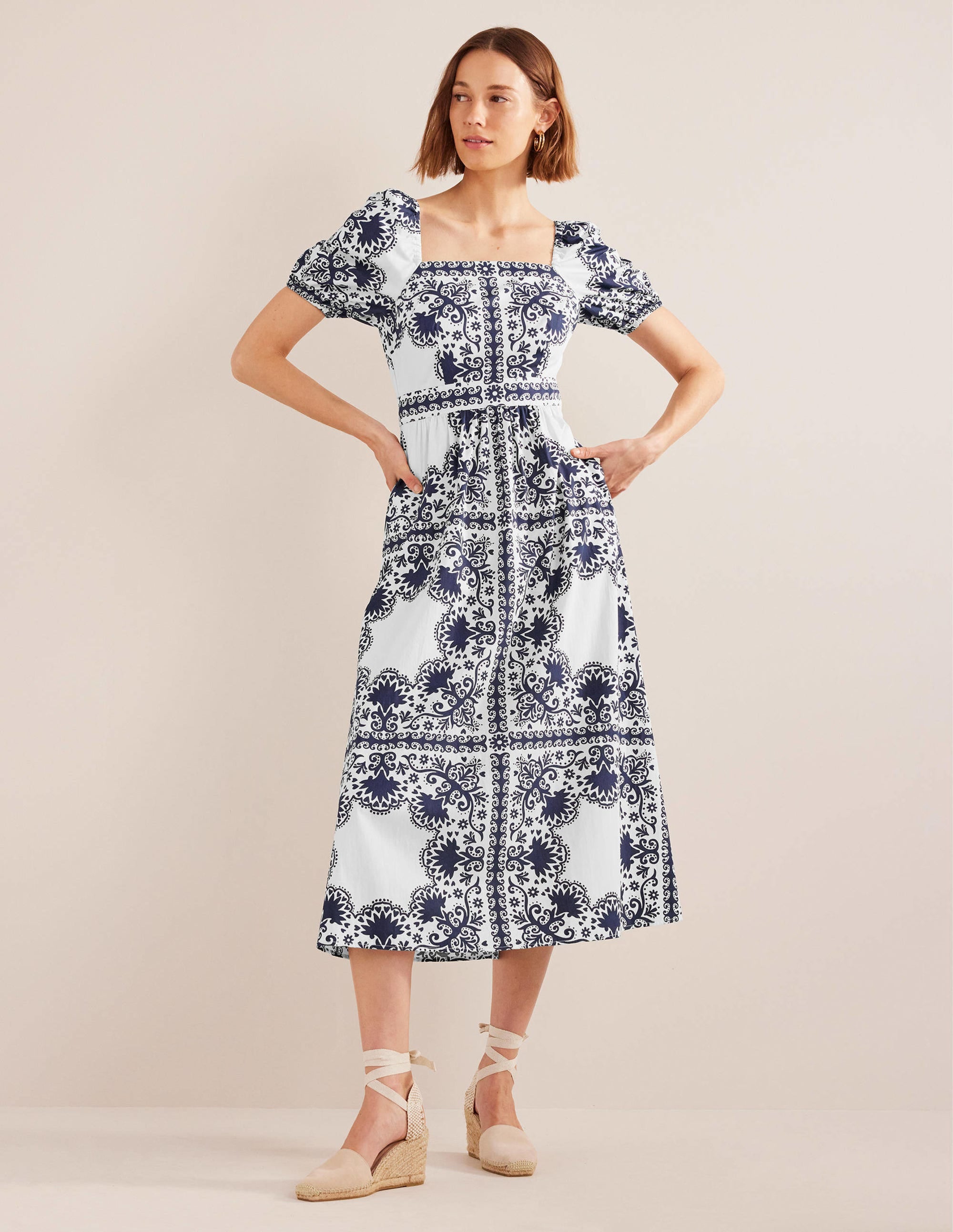 Midikleid mit eckigem Ausschnitt-Französisches Marineblau, Röschen - Image 4