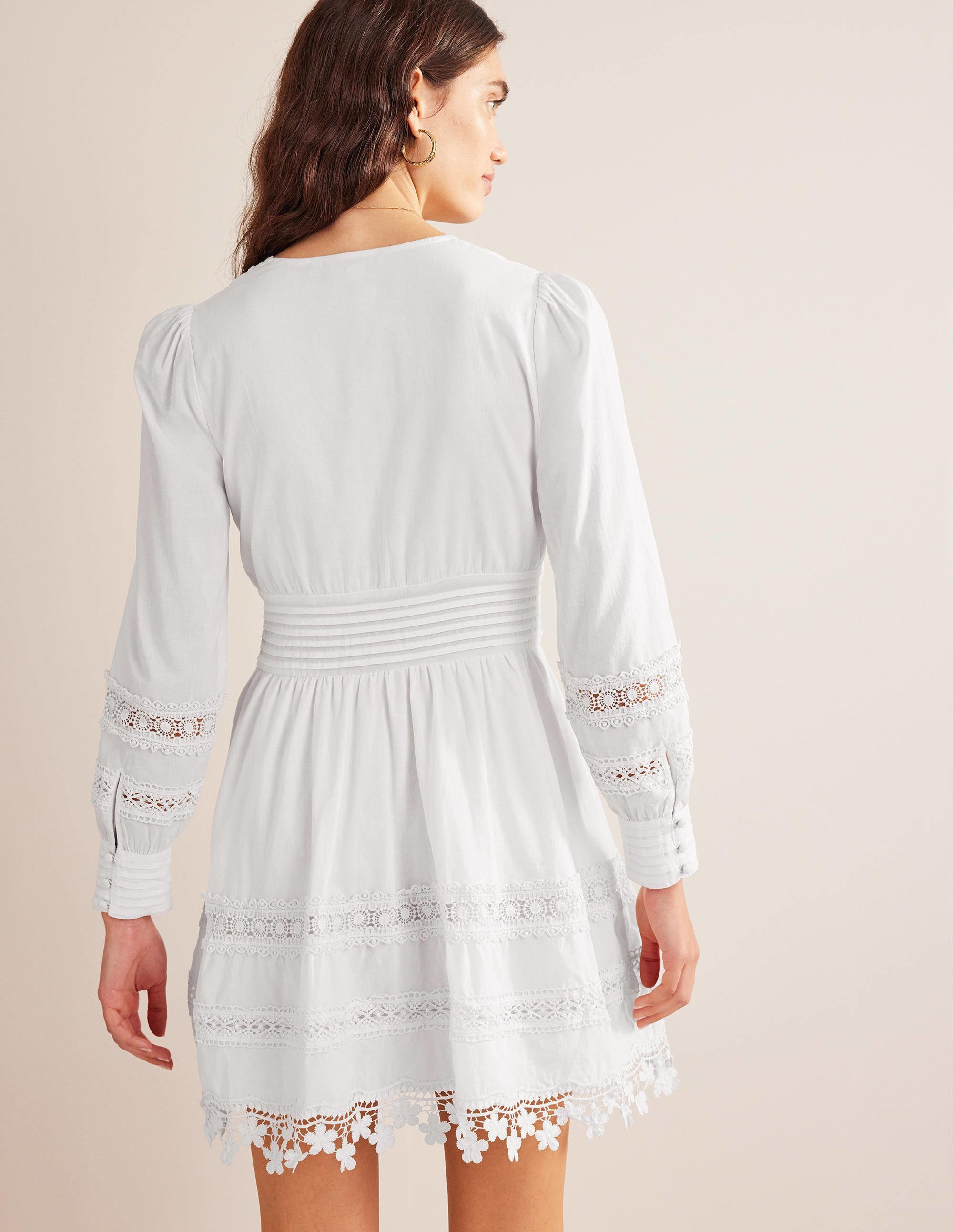 Mini-robe avec détails en dentelle-Blanc - Image 3