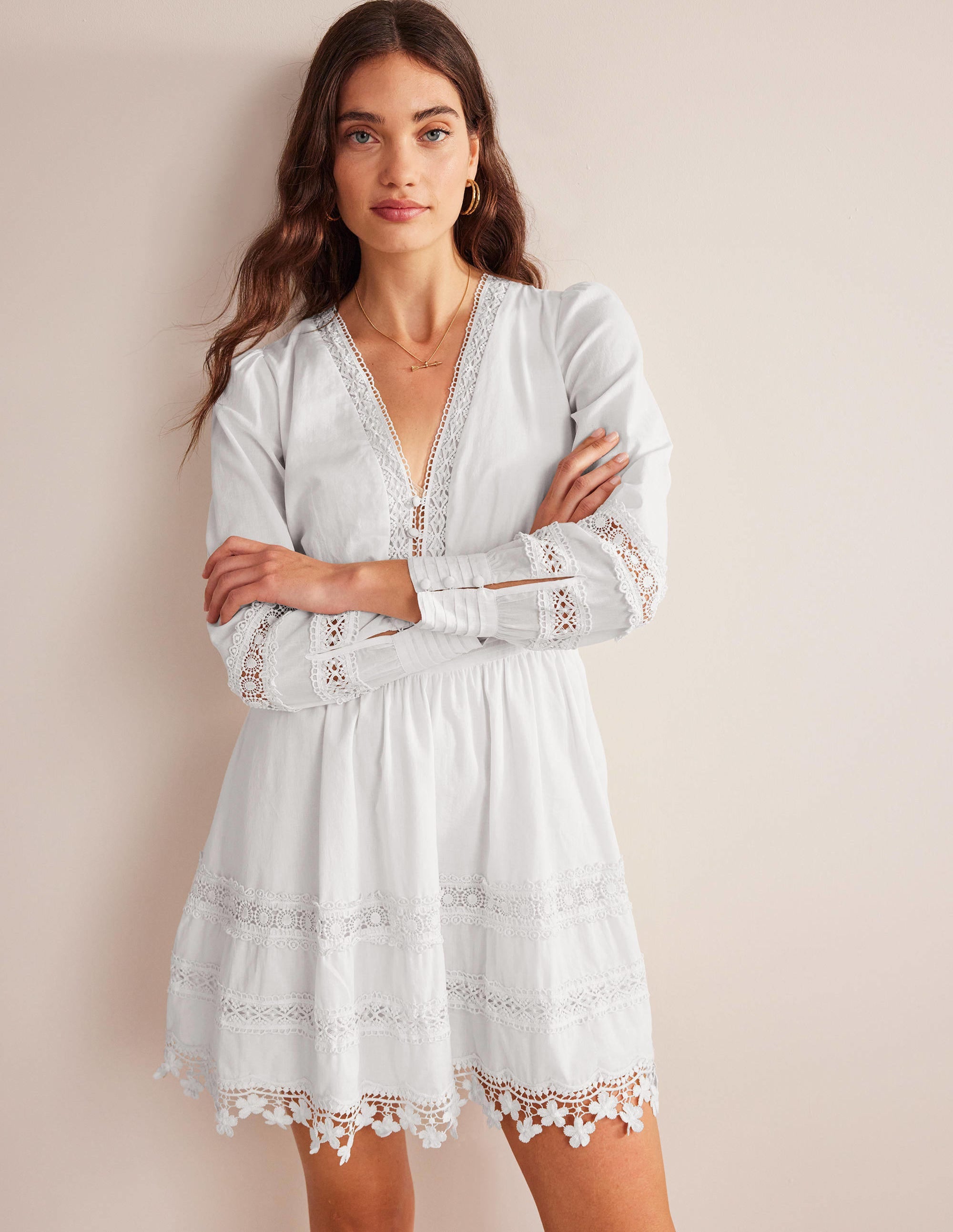 Mini-robe avec détails en dentelle-Blanc - Image 4