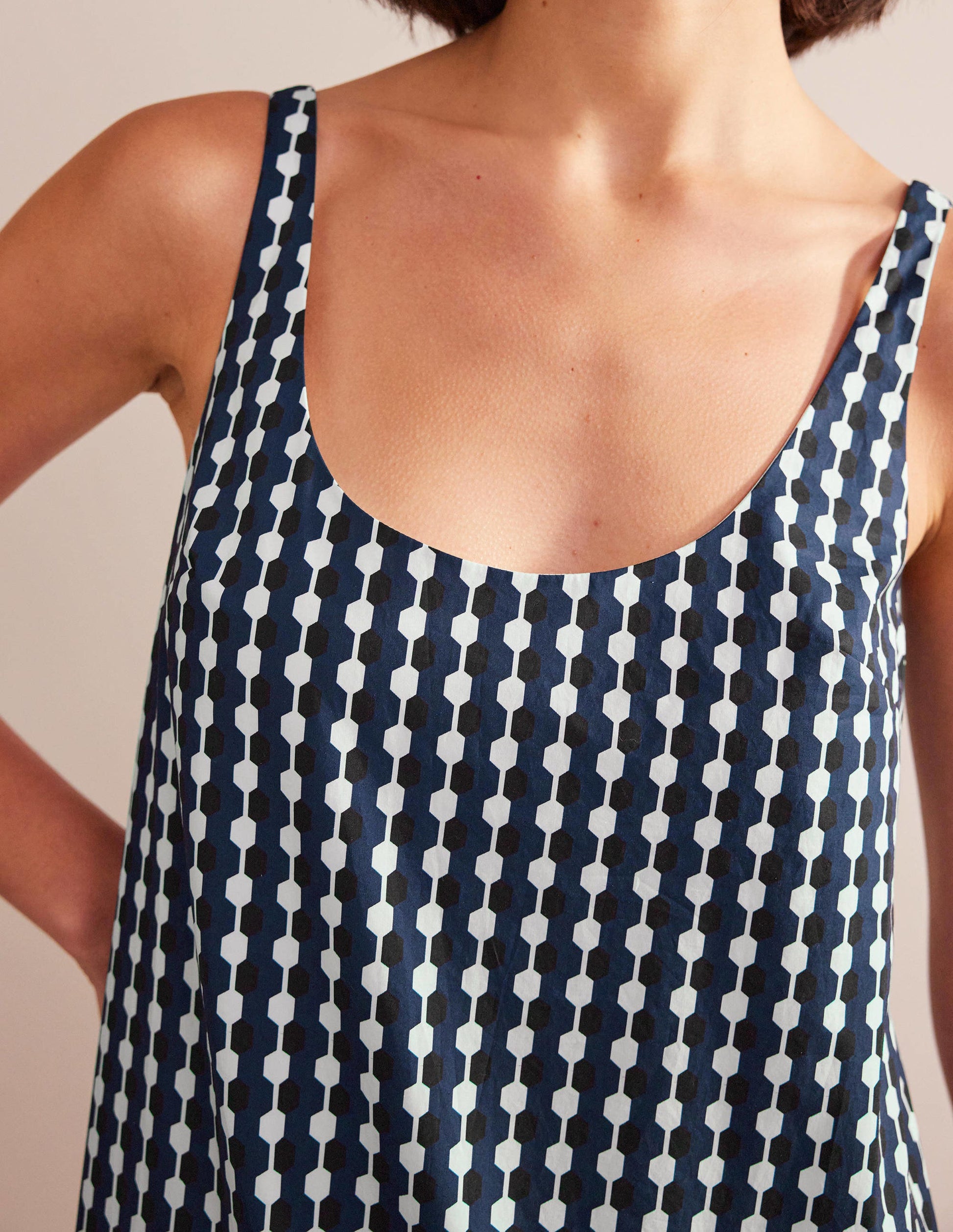 Etuikleid mit Rundhalsausschnitt-Marineblau, Geometrisches Muster-2