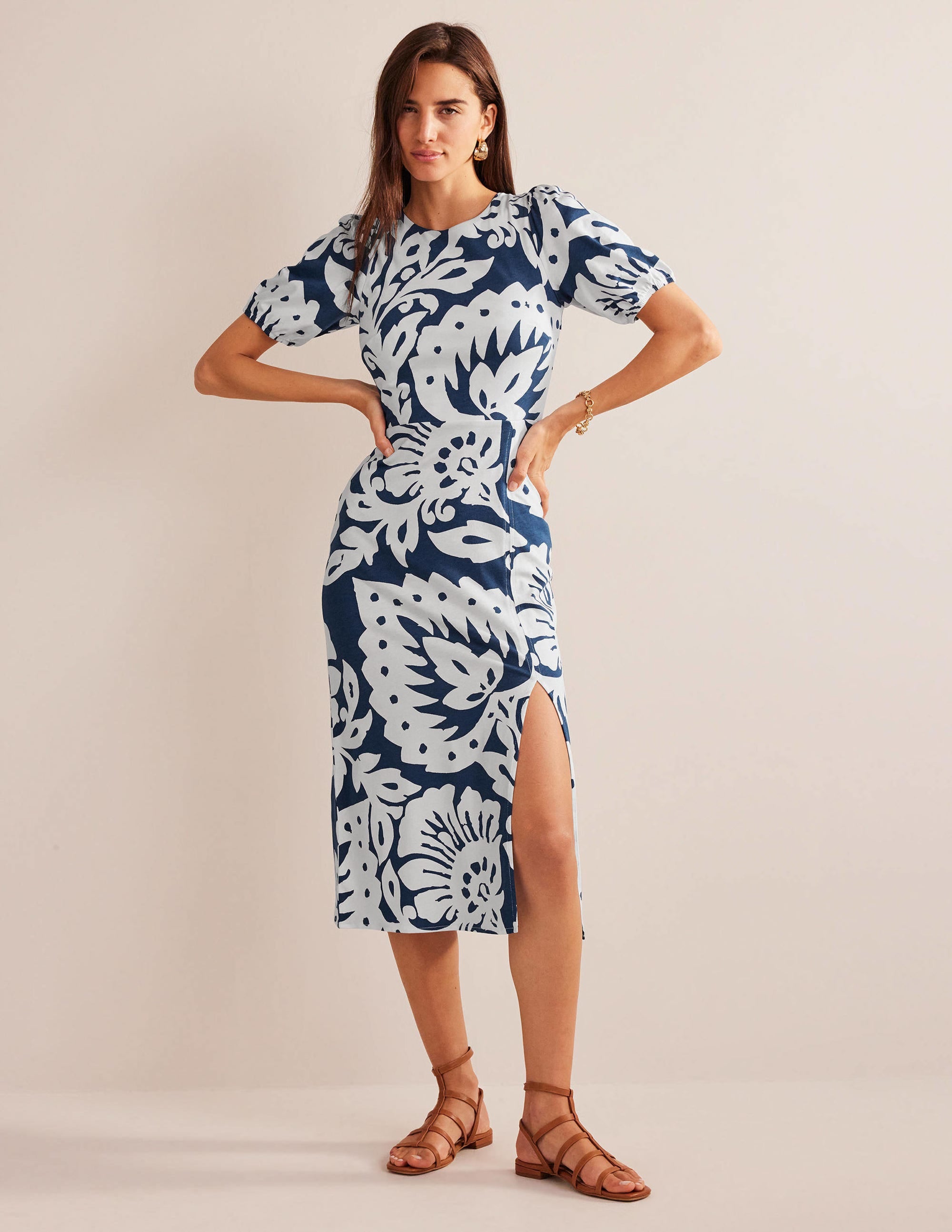 Jersey-Midikleid mit Rückendetail-Saphirblau, Eichenblattmuster - Image 1