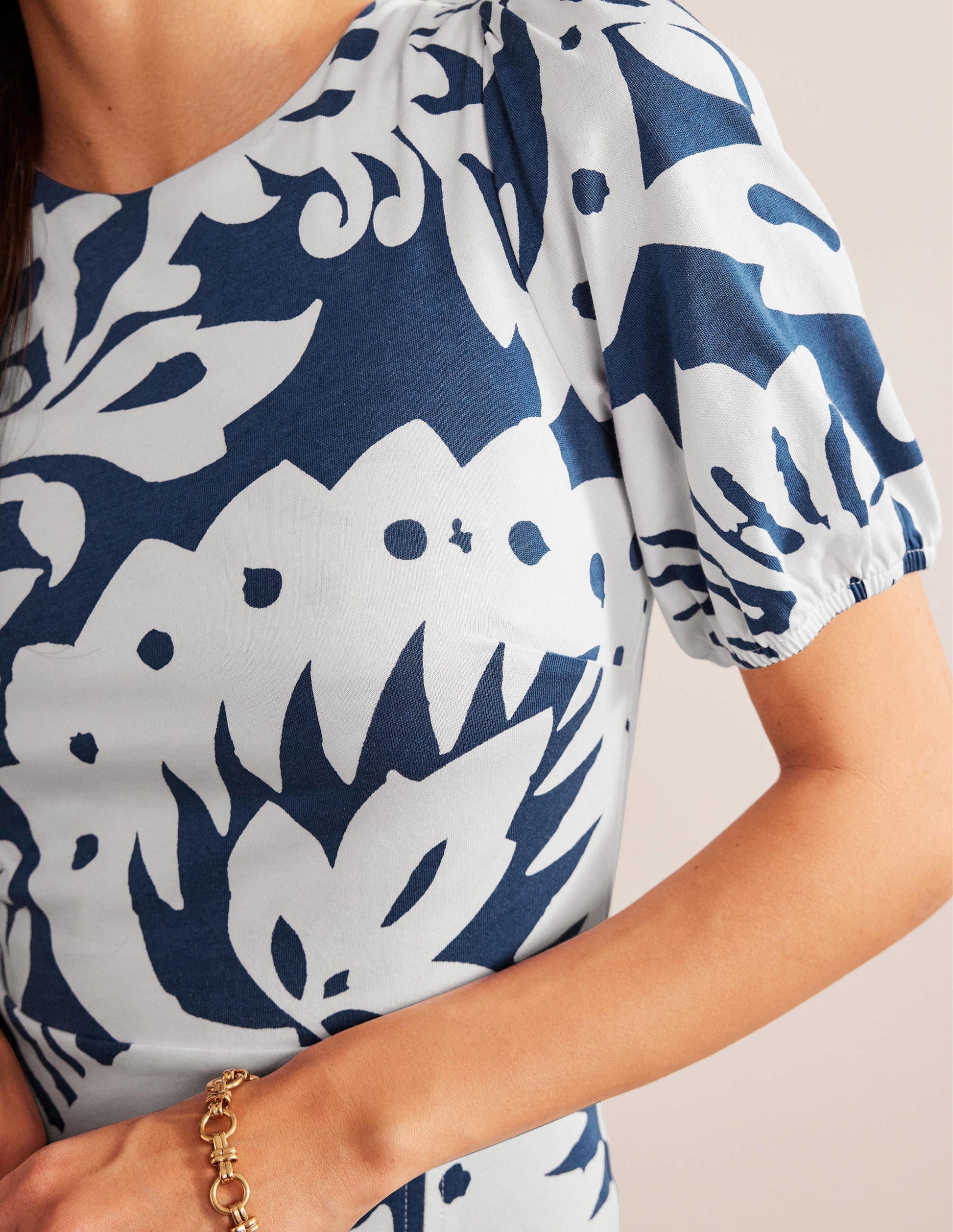 Jersey-Midikleid mit Rückendetail-Saphirblau, Eichenblattmuster-4