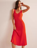 Gestricktes Maxikleid mit V-Ausschnitt-Blutorange