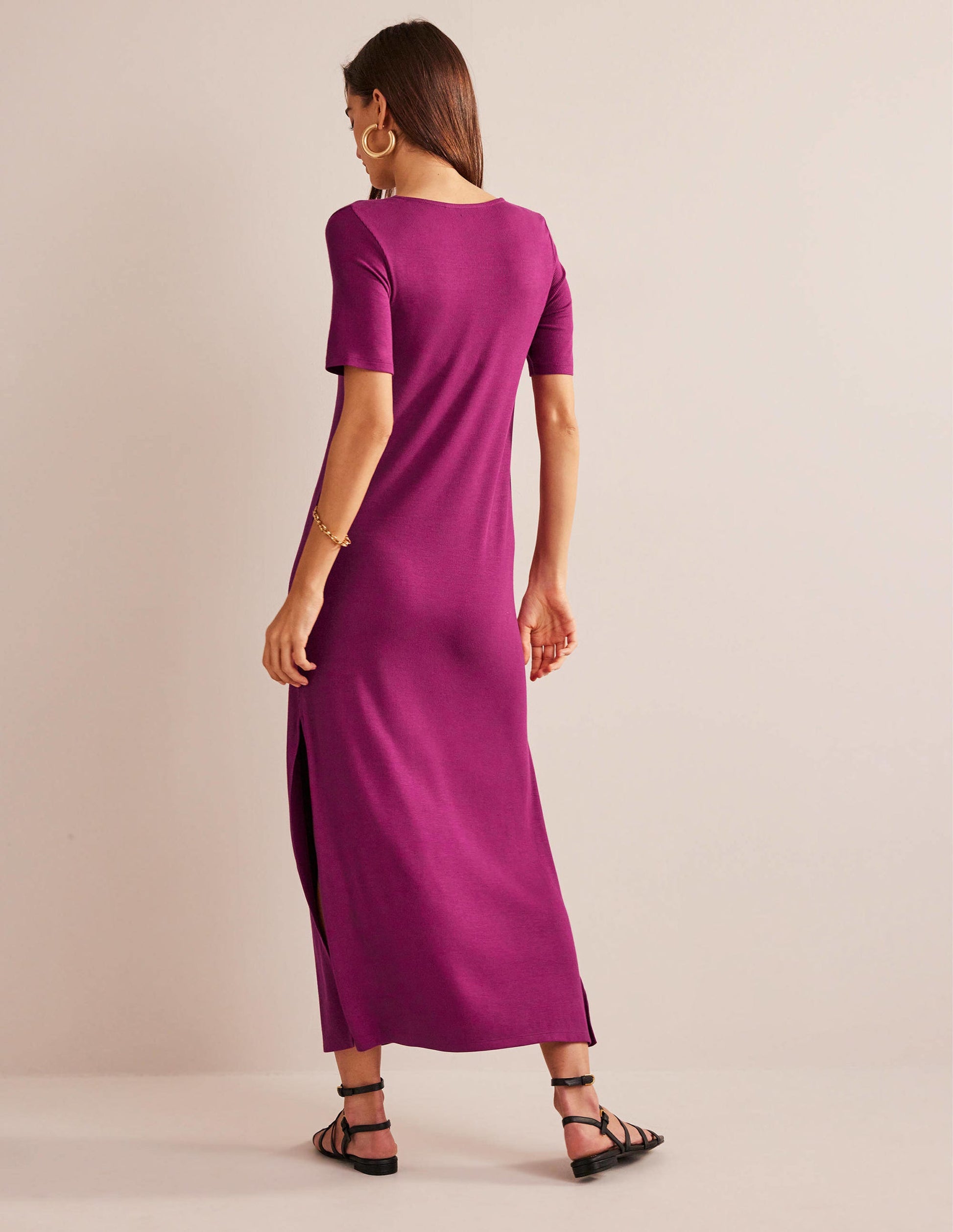 Geripptes Midi-T-Shirt-Kleid aus Jersey-Strahlendes Beerenrot-3
