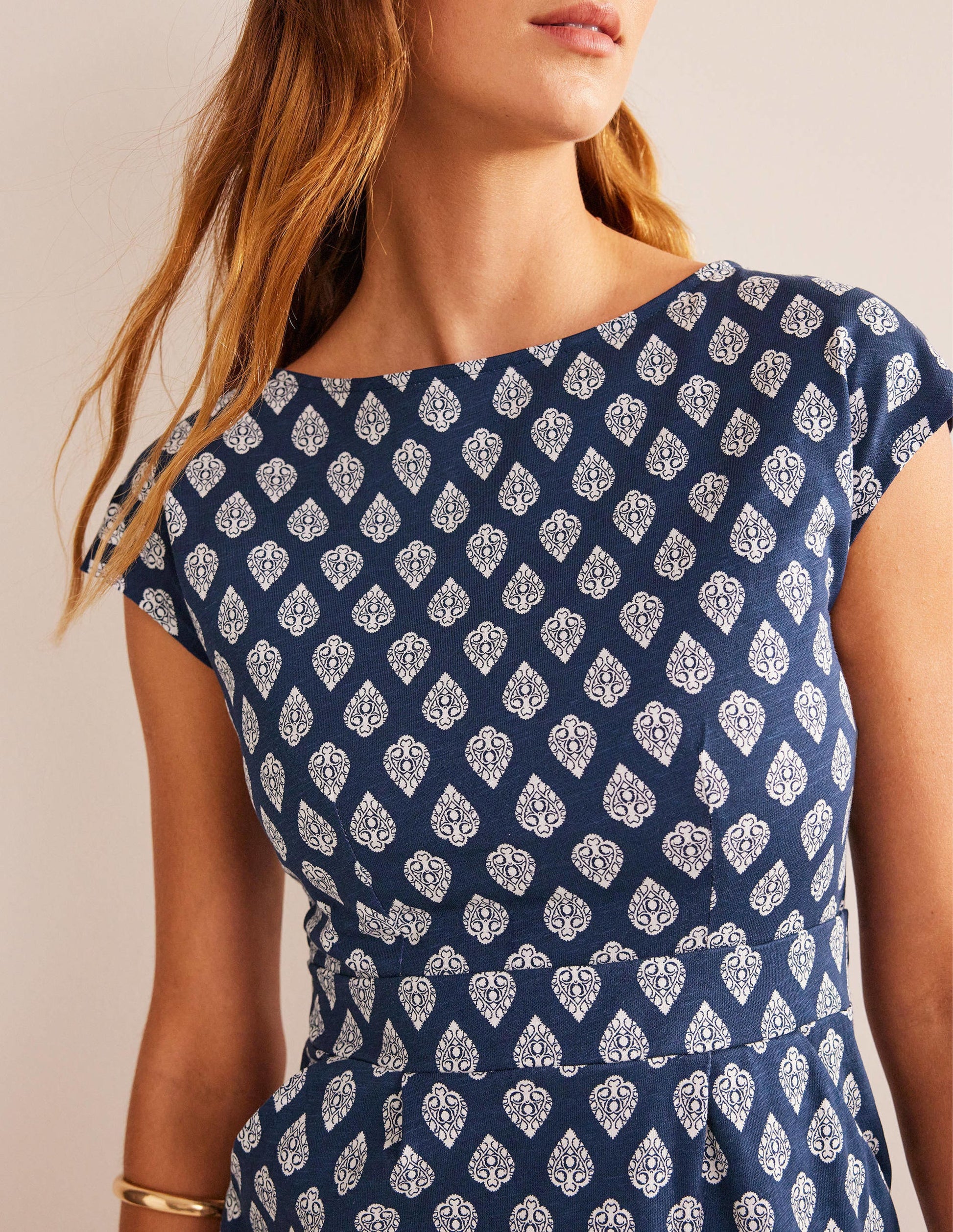 Florrie Jerseykleid-Französisches Marineblau, Jasminknospe-2