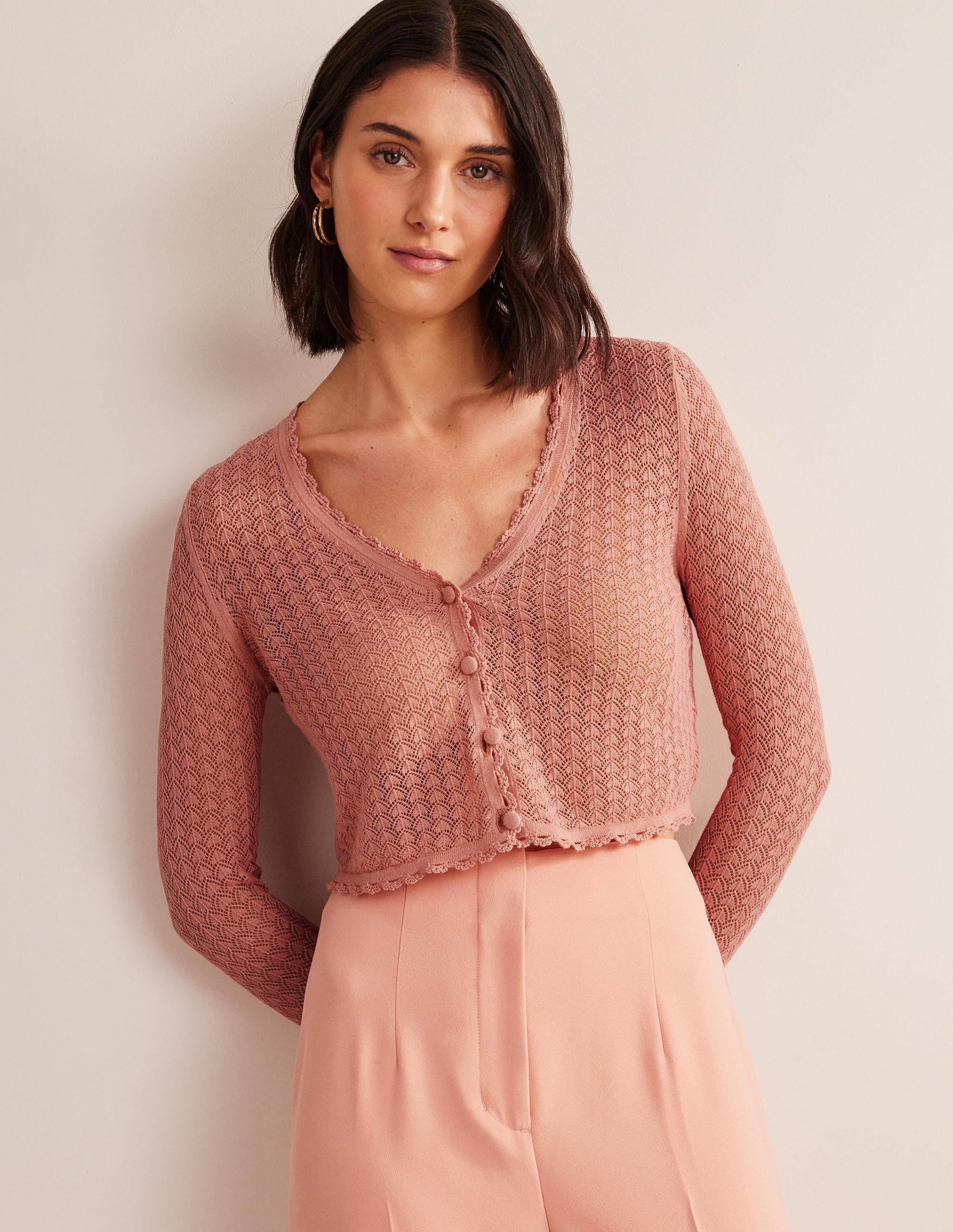 Kurzer Pointelle-Cardigan mit Goldgarn-Pinkrosa - Image 4