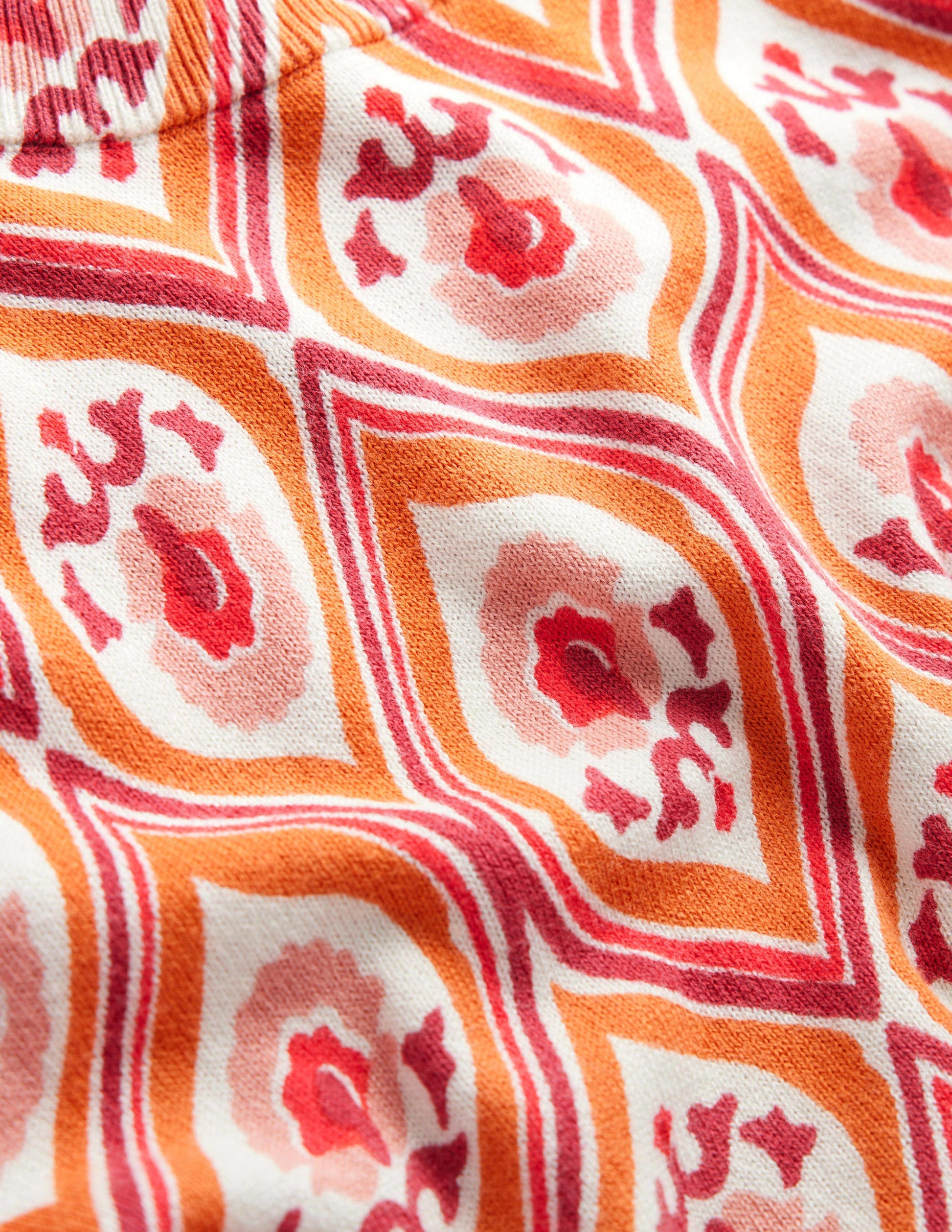 Gemusterter Pullover mit hohem Kragen-Kumquatorange, Geometrisches Kaskadenmuster-6