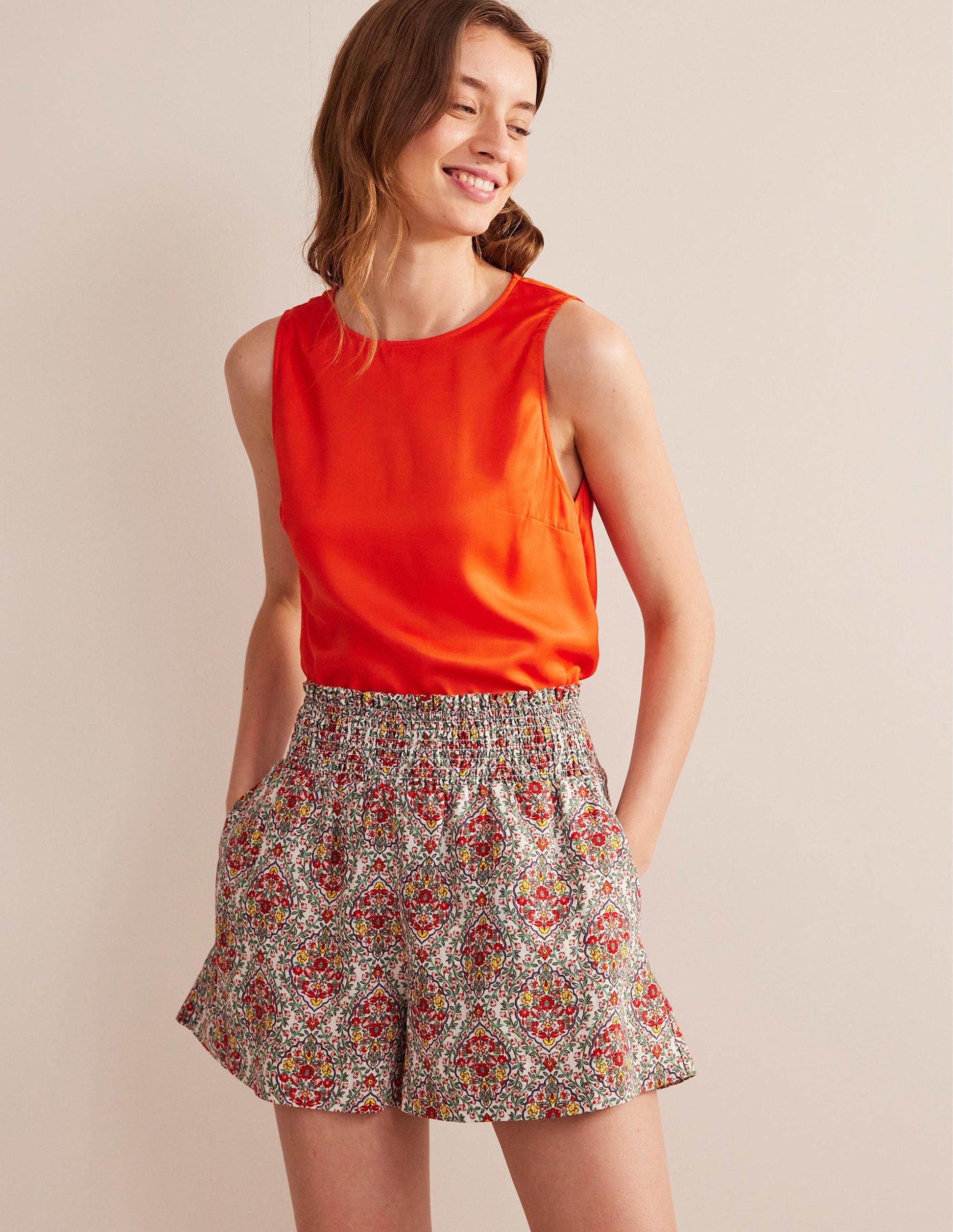 Short à taille froncée en lin-Multi, motif Vine Terrace-1