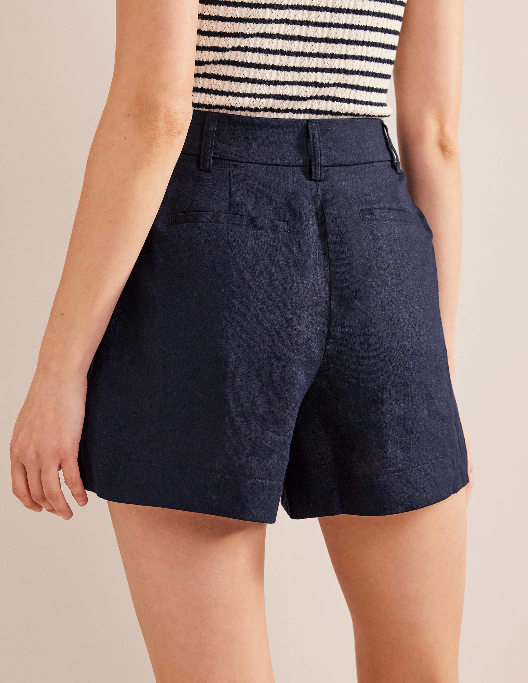 Taillierte Leinenshorts-Marineblau - Image 3