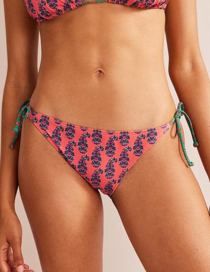 Bas de bikini Symi avec liens-Motif cachemire orange plaquemine