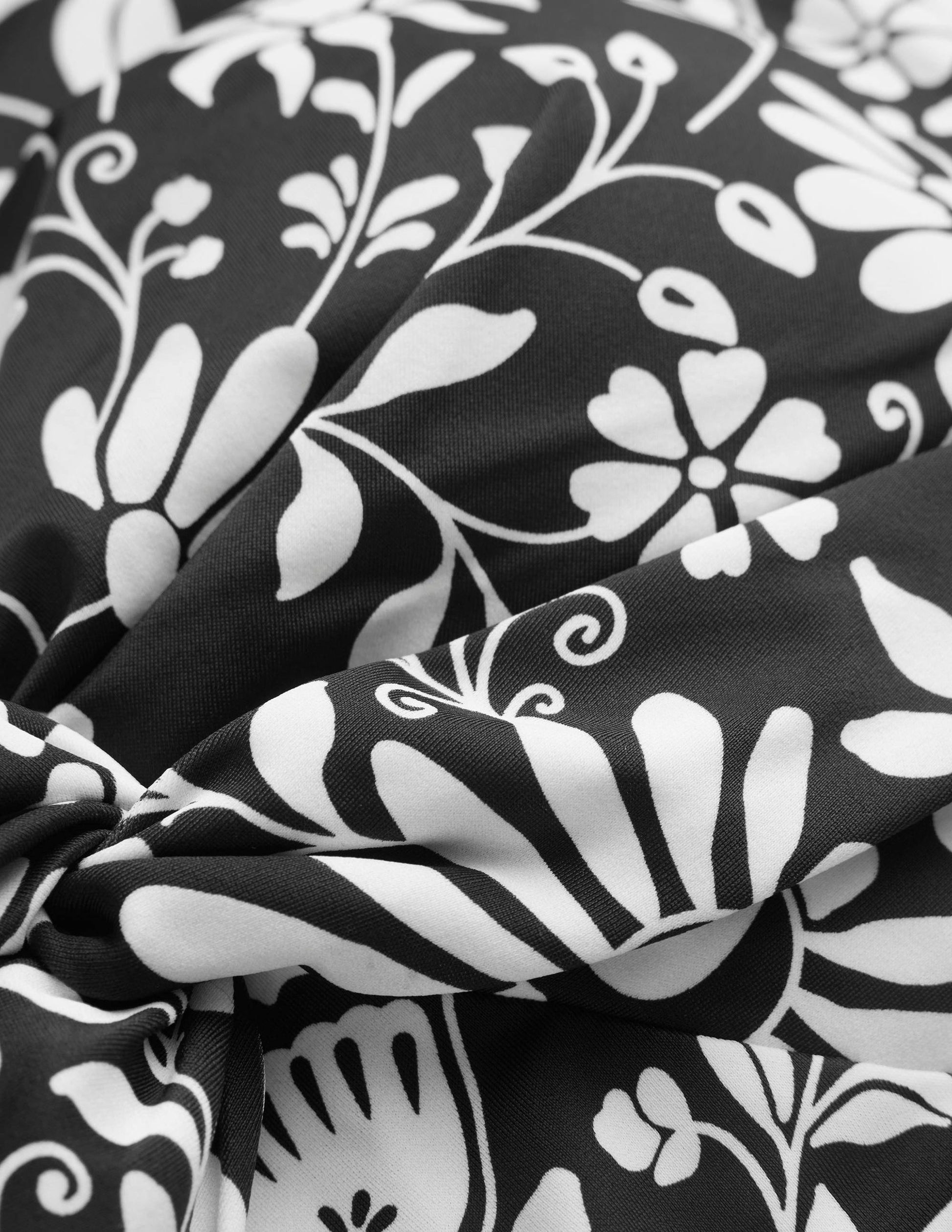 Klassischer Badeanzug mit Twistdetail-Nero, Gardenienzweig-8